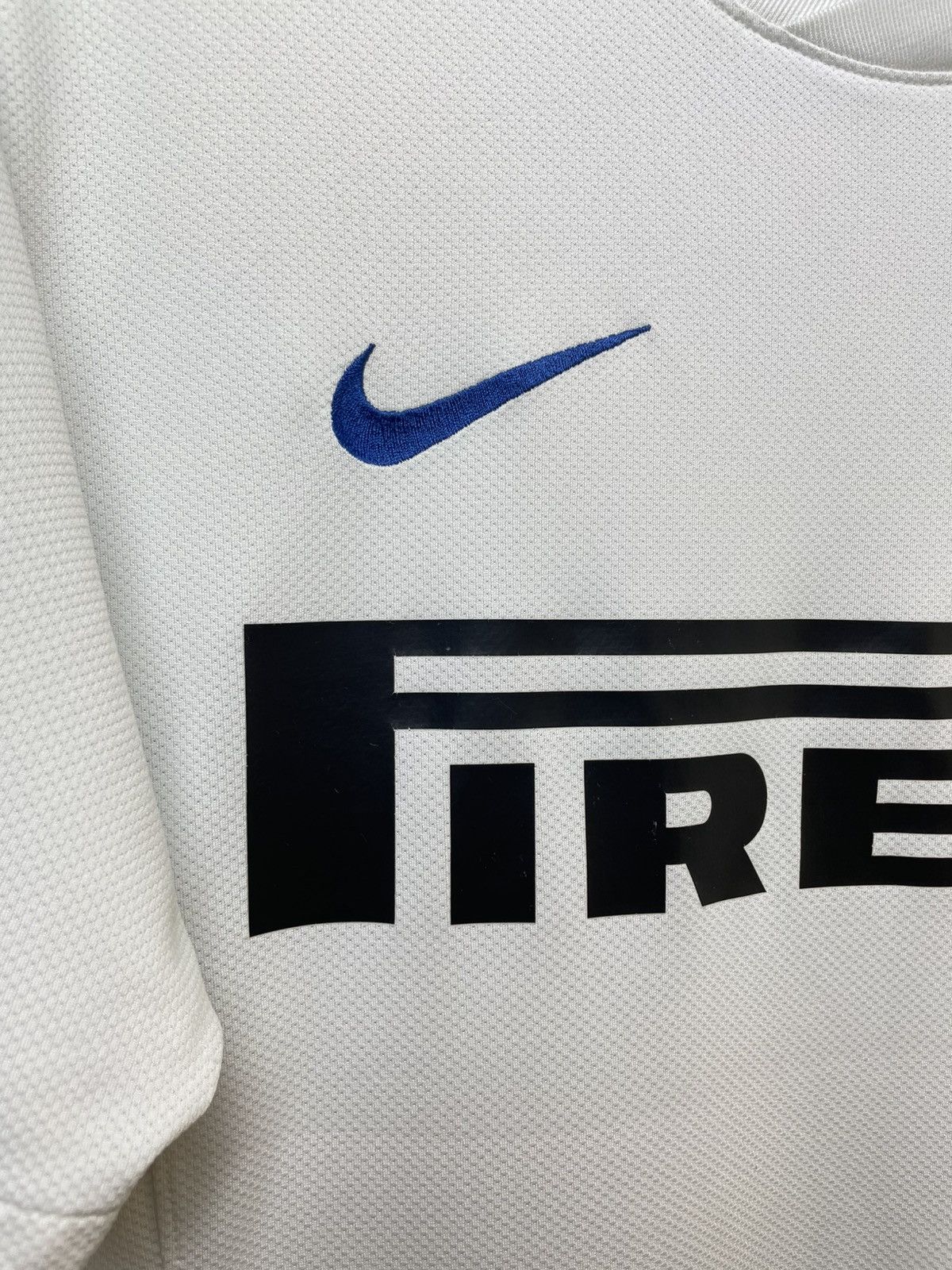 Nike Nike Inter Milan 2010-2011 Away Jersey Shirt Dragon Size US M / EU 48-50 / 2 - 4 Thumbnail