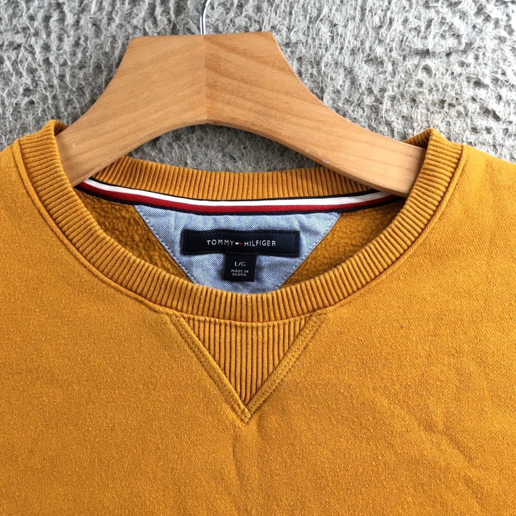 Tommy Hilfiger Tommy Hilfiger Sweatshirt Mens L Crew neck Mustard Yellow Flag Logo Pullover Size US L / EU 52-54 / 3 - 3 Thumbnail