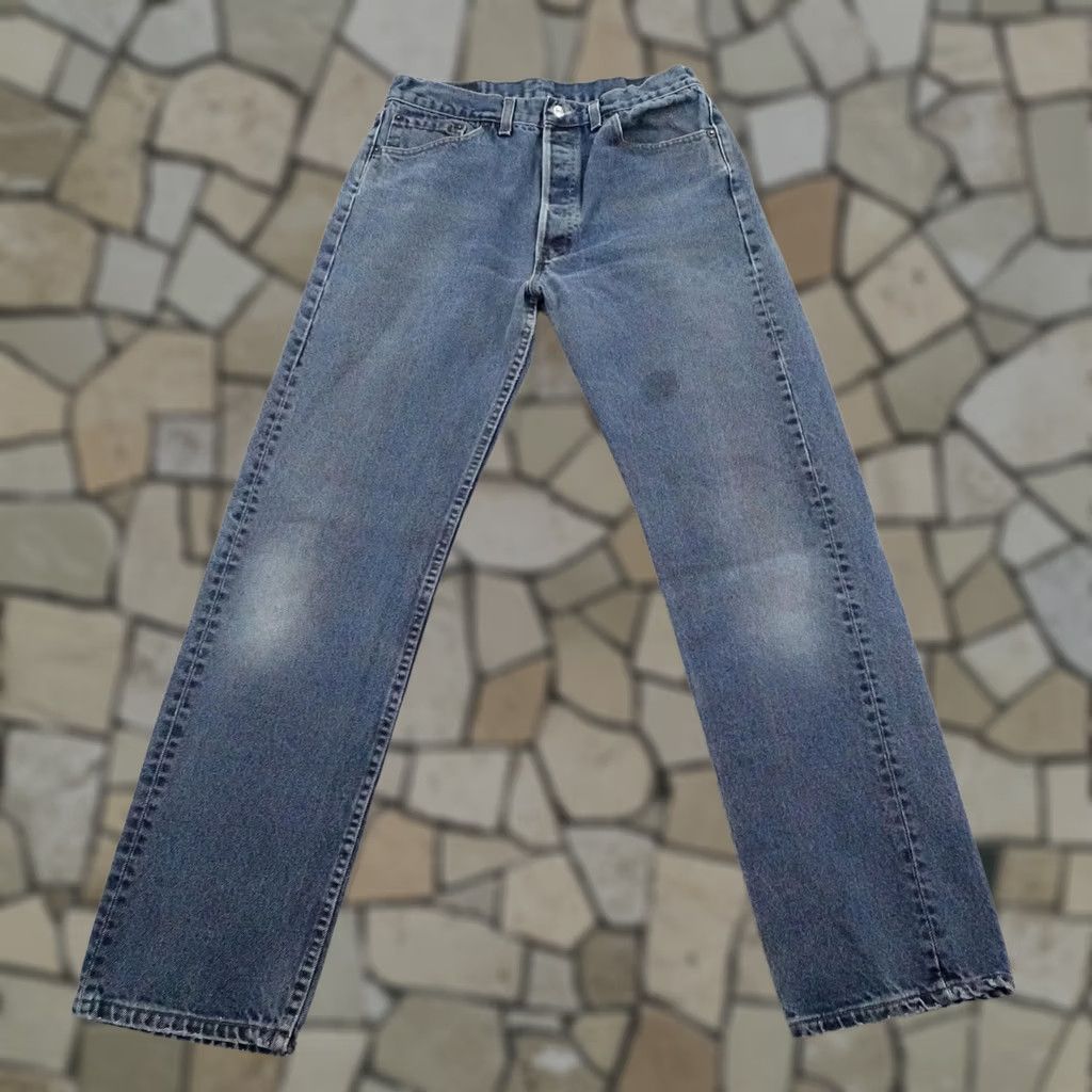 Levi's VINTAGE Levis Jeans Mens 33 Blue Denim 501 Button Fly Straight Leg 90s USA Size US 33 - 1 Thumbnail