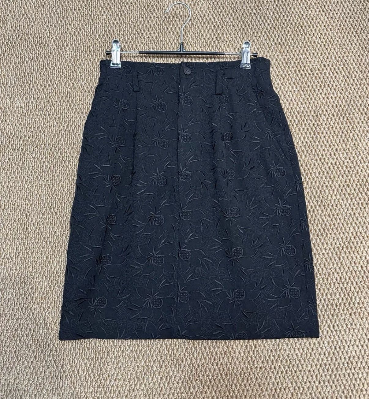 Comme des Garcons Comme des Garçons Embroidered Mini Skirt K23 Size 26" / US 2 / IT 38 - 1 Thumbnail