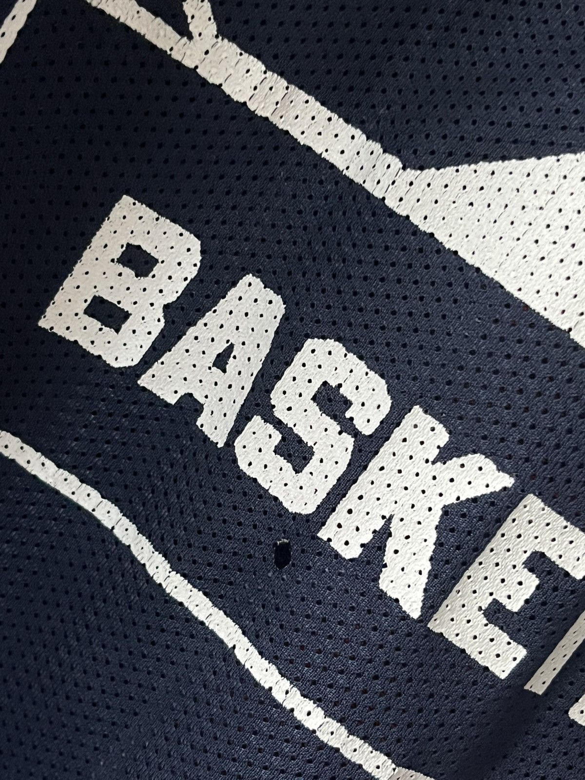 Champion vintage 90’ basketball ewing jersey