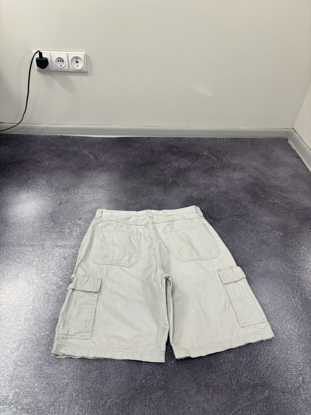 Vintage Vintage Wrangler USA Workwear Hype Utility Cargo Shorts Size US 32 / EU 48 - 11 Thumbnail