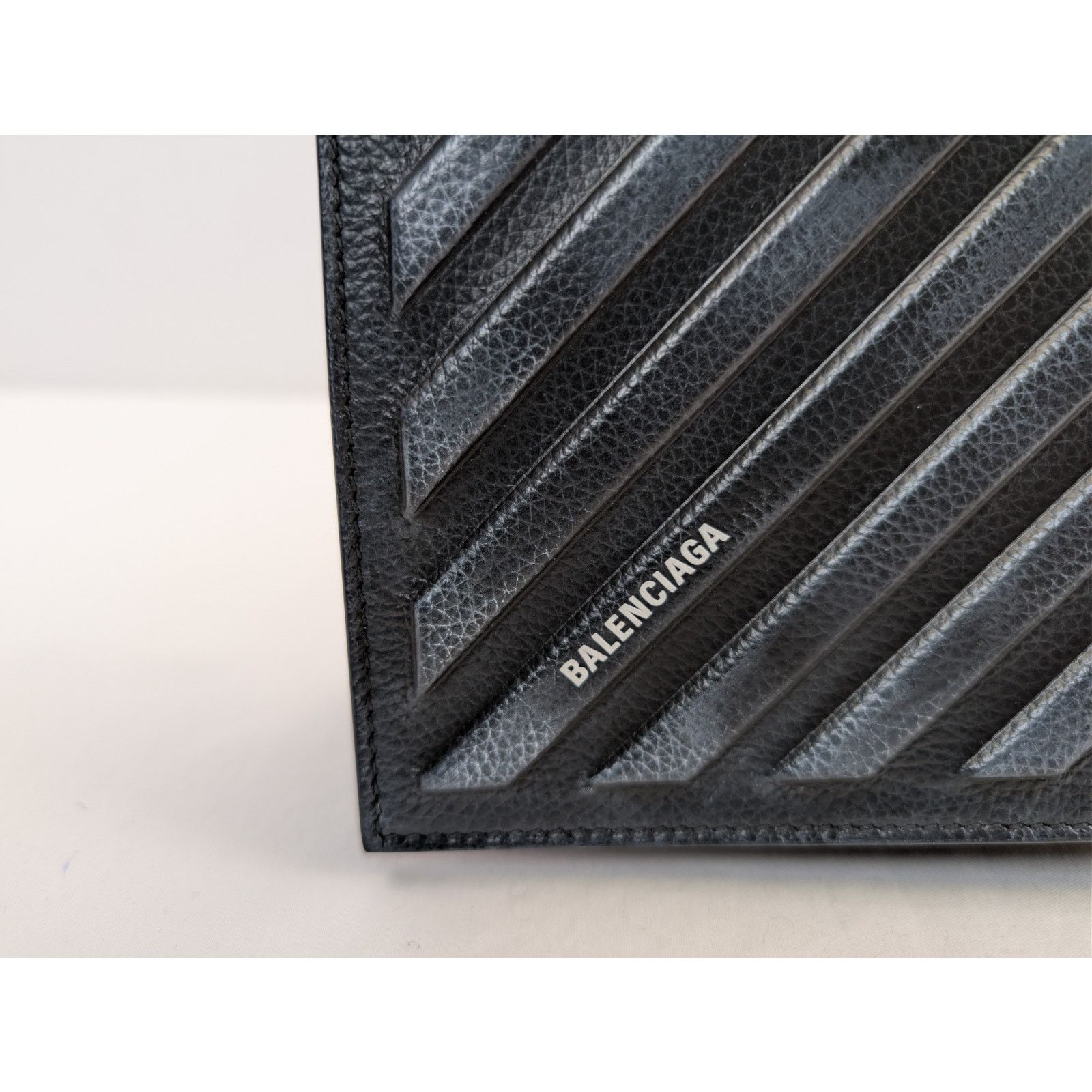 Balenciaga o1rshd1 Size: OS / Car Flap Bag with Strap Black/ White Dirt Size ONE SIZE - 5 Thumbnail