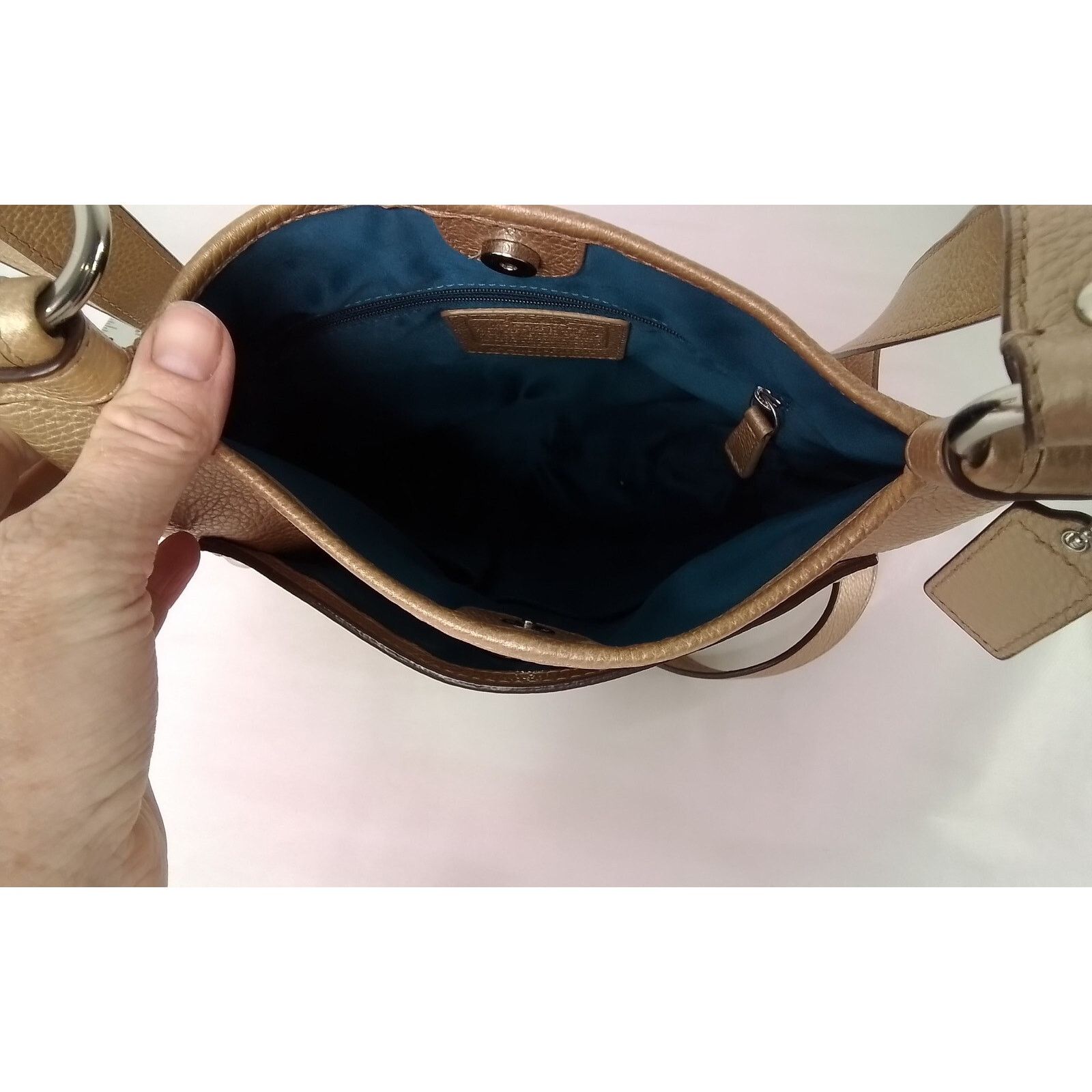Coach Coach Metallic Leather Purse #W2787 Size ONE SIZE - 8 Thumbnail