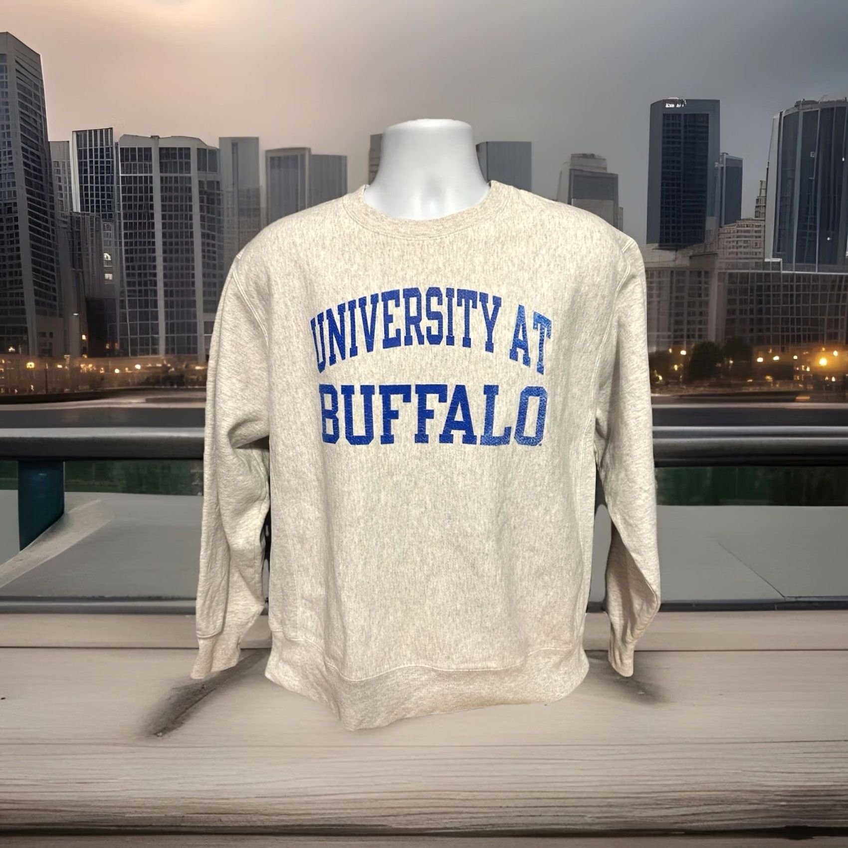 Champion VTG Champion University At Buffalo Reverse Weave Sweatshirt Men L Light Gray Pullover Crew Neck Long Sleeve Logo Corded Knit All Seasons Regular Mens) Size US L / EU 52-54 / 3 - 4 Thumbnail