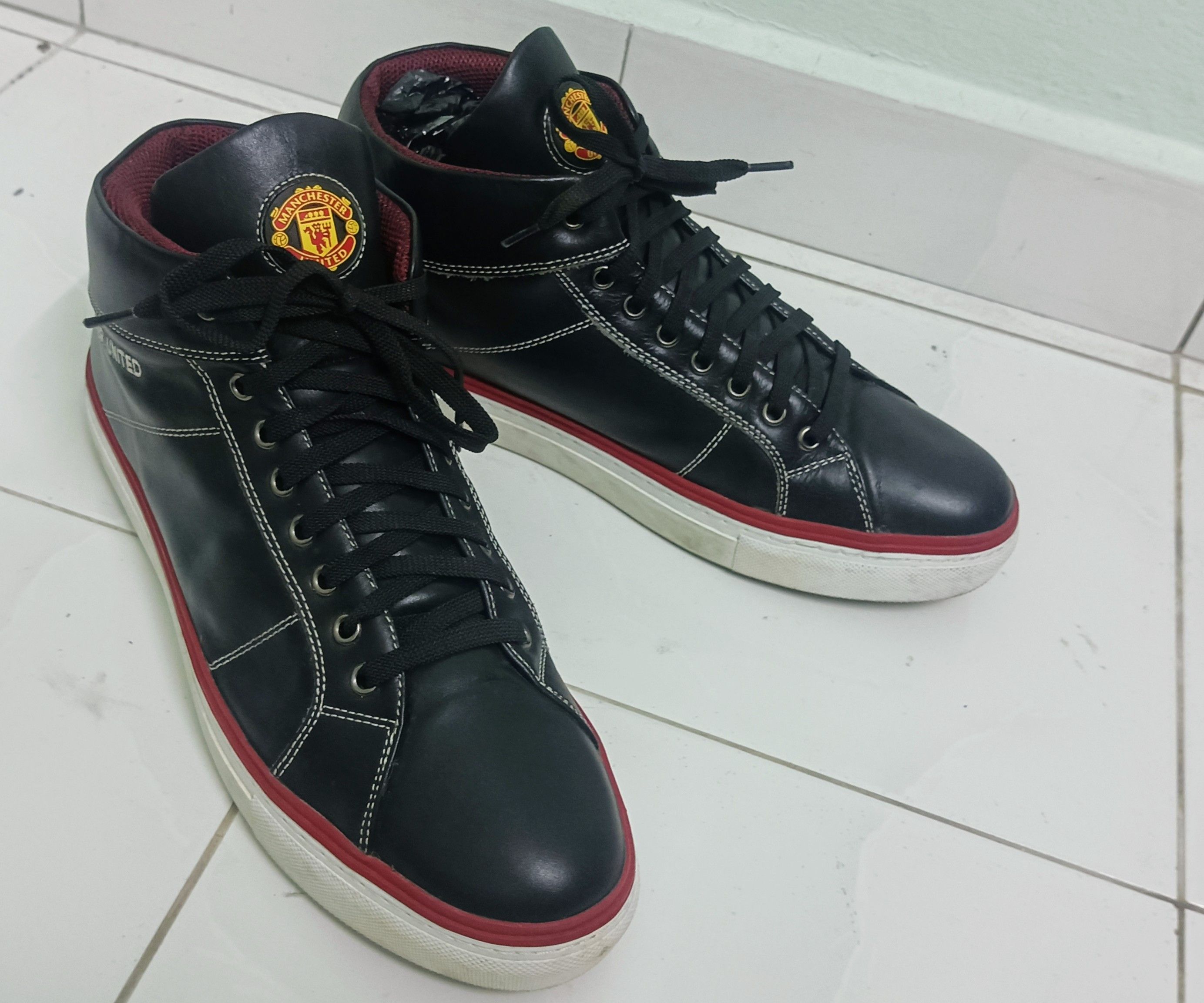 Other Manchester United - Trafford - MEN’S C300 Size US 12 / EU 45 - 1 Thumbnail