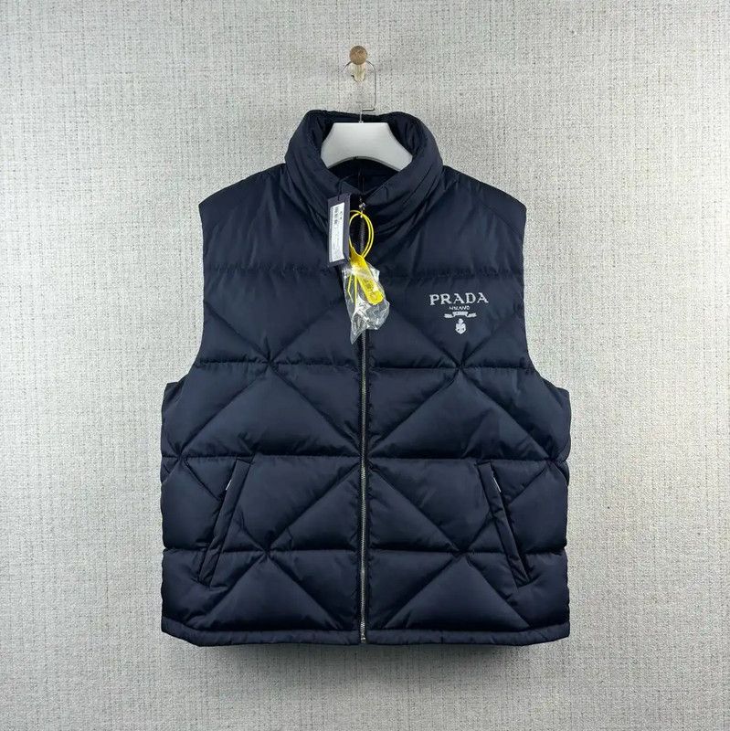 Prada Prada Men's Navy Puffer Vest Size US XL / EU 56 / 4 - 1 Thumbnail
