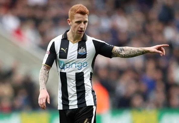 Puma NEWCASTLE UNITED 2016 2017 HOME FOOTBALL SHIRT SOCCER JERSEY Size US XL / EU 56 / 4 - 8 Thumbnail