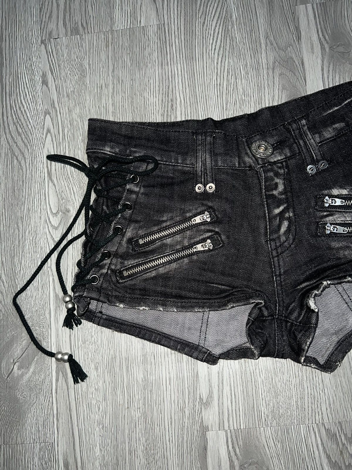 Japanese Brand D.i.a gyaru black denim short 🖤🦋 Size 24" / US 00 / IT 34 - 4 Thumbnail