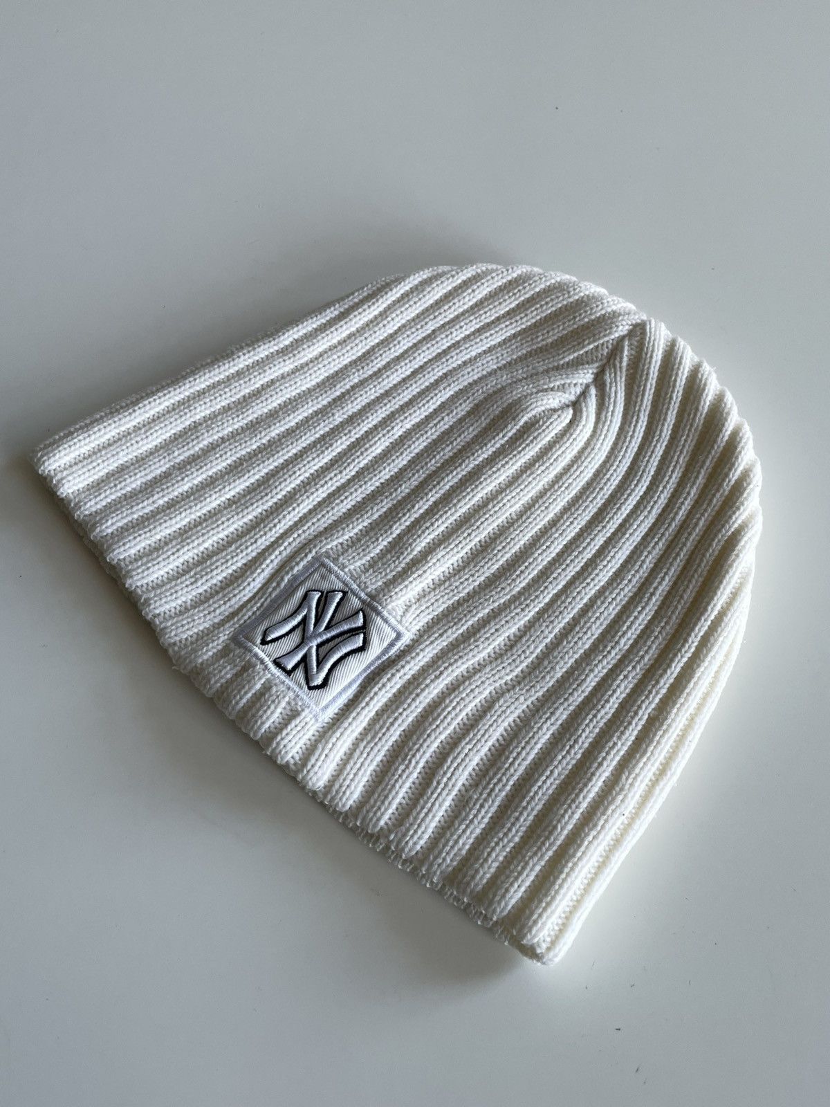 New York Yankees NY Yankees: An Ivory, Striped Facture Hat 00s Size ONE SIZE - 2 Thumbnail