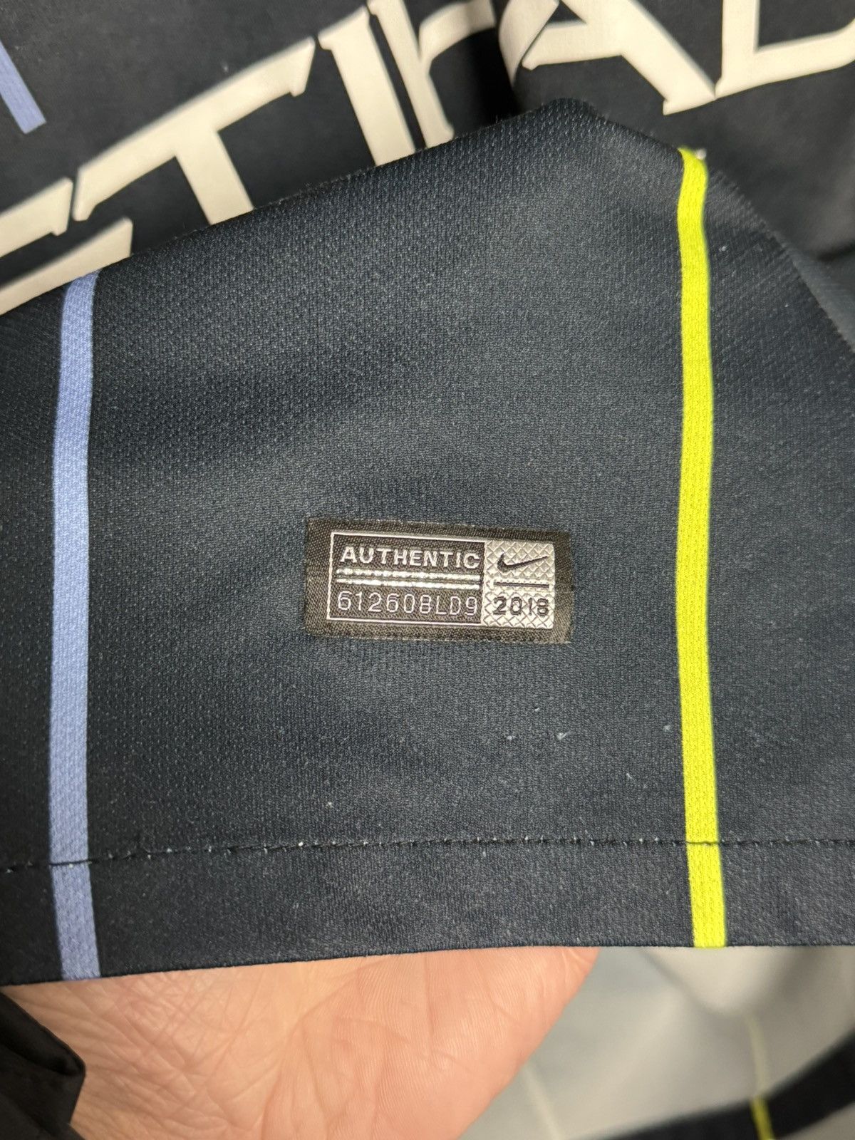 Nike Manchester City 18/19 Away Football Jersey Size US S / EU 44-46 / 1 - 5 Thumbnail