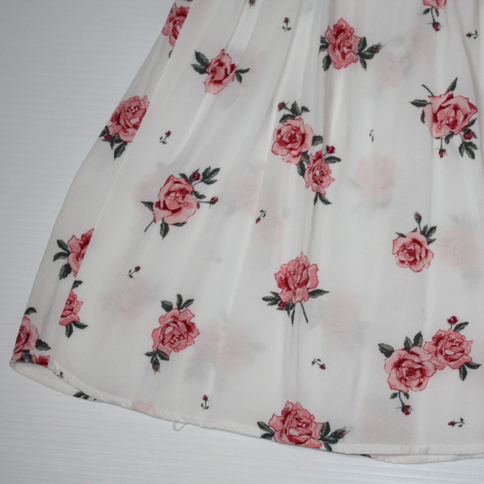 H&M White Floral Sleeveless Sundress with Roses in size US 0 Size XS / US 0-2 / IT 36-38 - 9 Thumbnail