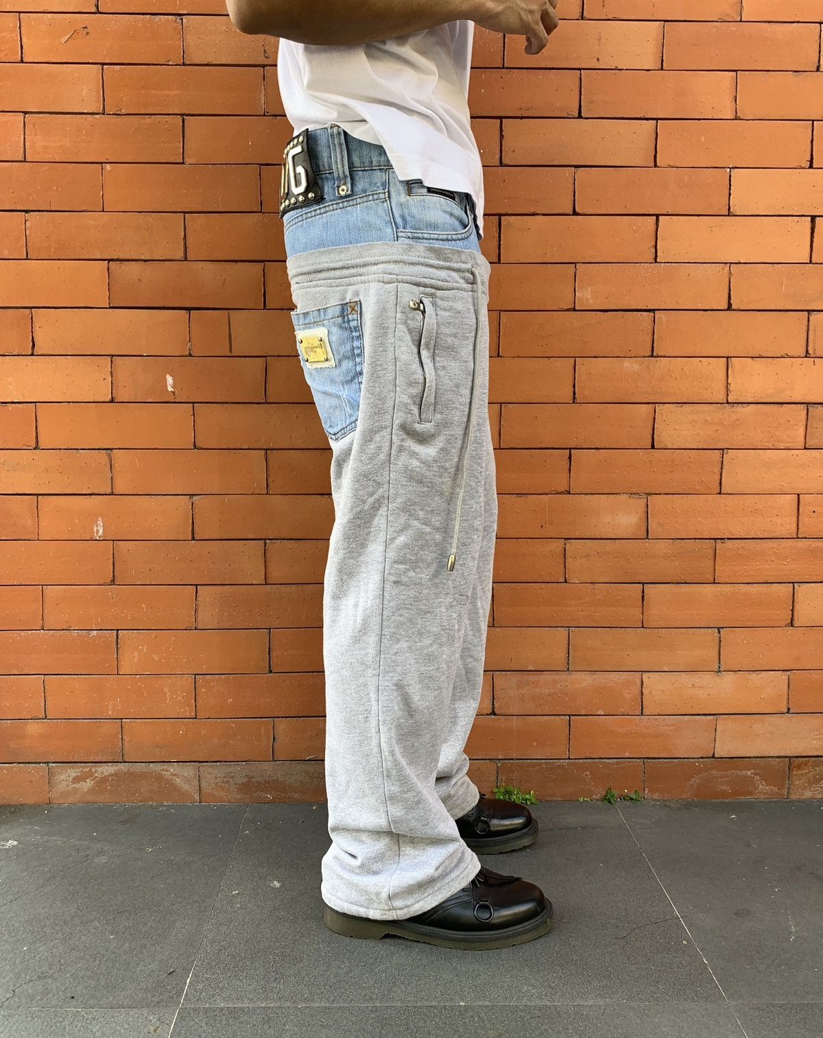 デニム・ジーパン Dolce & Gabbana 5-pocket jeans 5-pocket denim jeans with branded tag in Multicolor for
