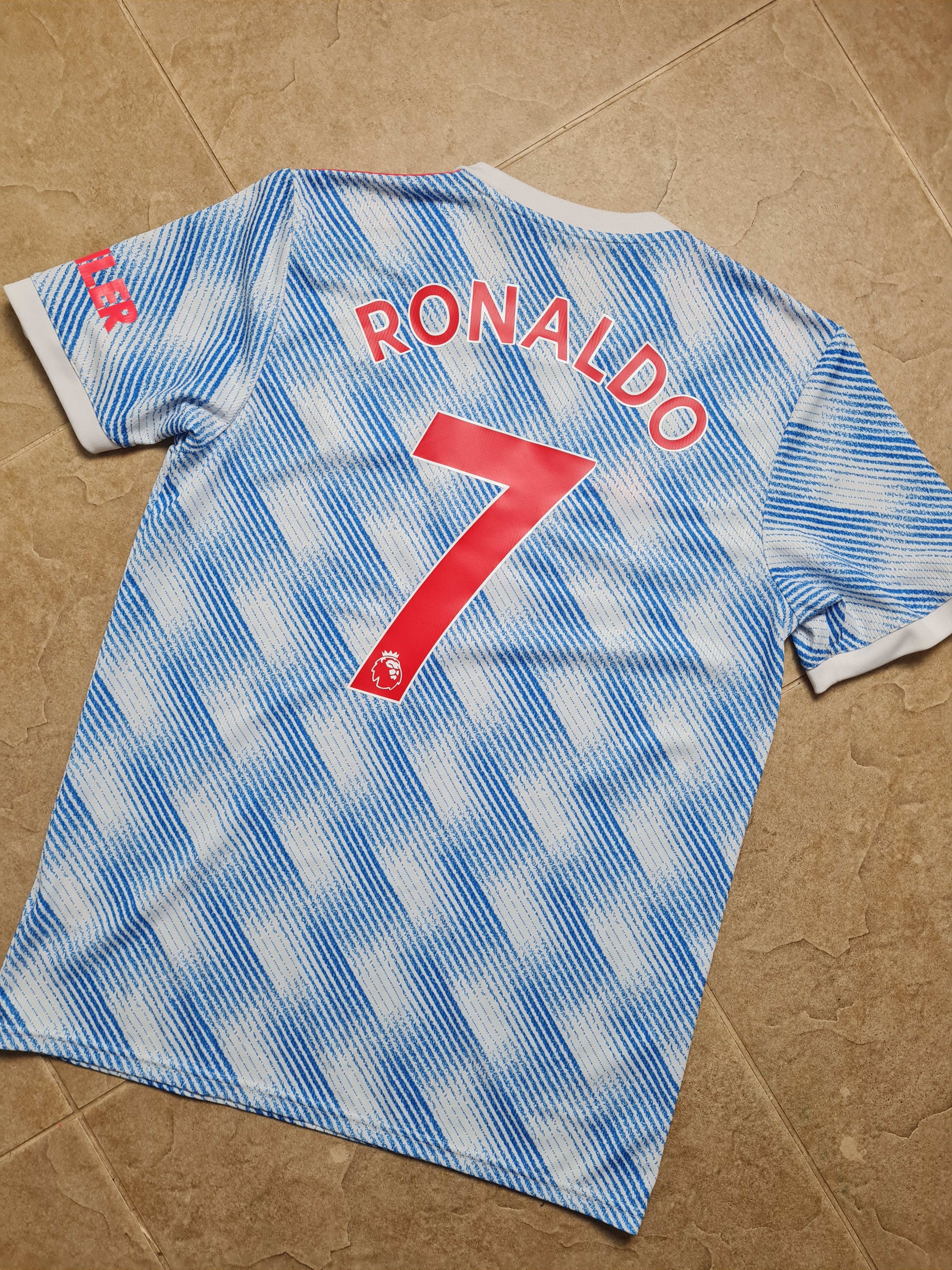 Adidas NWT Adidas Manchester United Kit Soccer Jersey Ronaldo # 7 Size US M / EU 48-50 / 2 - 14 Thumbnail