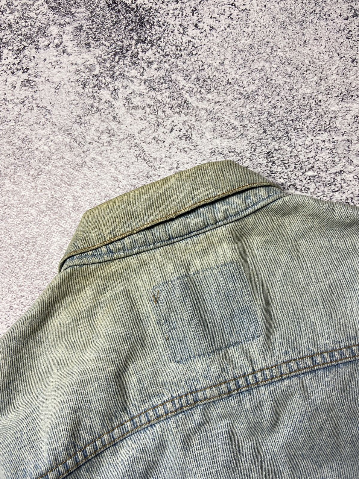 Levi's × Levi's Vintage Clothing Rare 90s Levi’s Denim Jacket Blue Distressed Jeans Size US XL / EU 56 / 4 - 18 Thumbnail