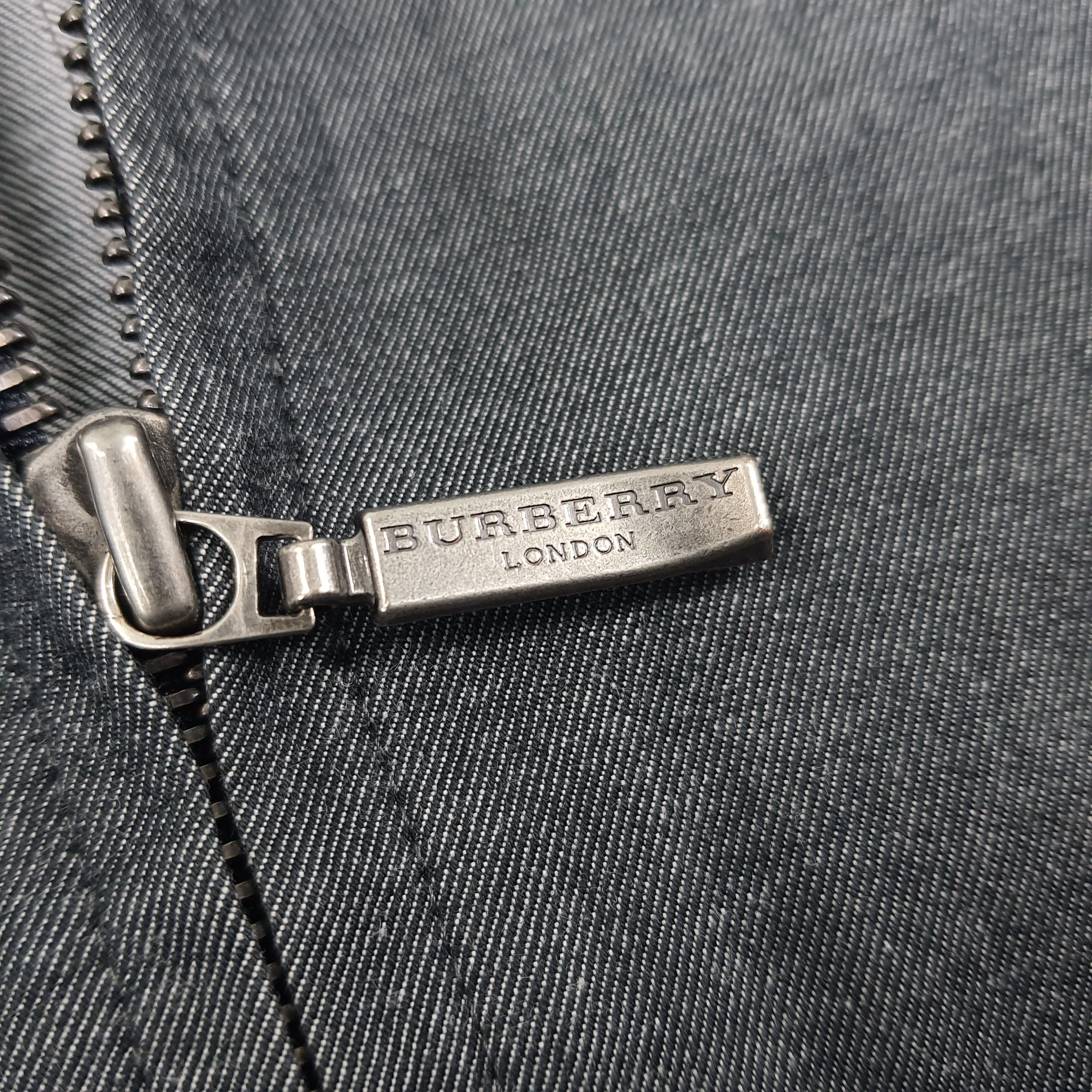 Burberry × Vintage Vintage Burberry London Designer Zipper Jacket C222N17 Size US L / EU 52-54 / 3 - 7 Thumbnail