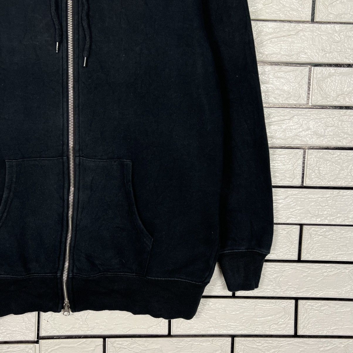 Japanese Brand SEKAI NO OWARI Insomnia Train Logo Zipper Hoodies #4261-C194 Size US M / EU 48-50 / 2 - 11 Thumbnail