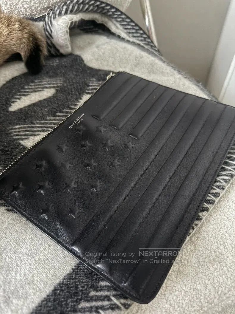 Givenchy Givenchy American Flag Leather Clutch . Size ONE SIZE - 6 Thumbnail