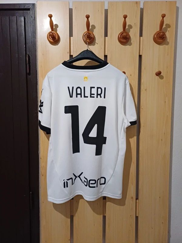Puma Parma Calcio 2024/25 Match Issue shirt - Valeri #14 Size US M / EU 48-50 / 2 - 2 Thumbnail