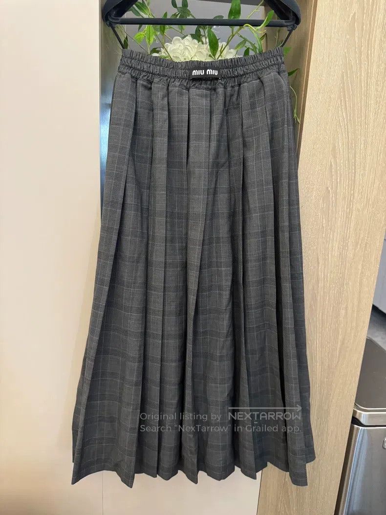 Miu Miu Miu Miu 42 Full wool suit fabric long skirt Size 41" - 2 Thumbnail