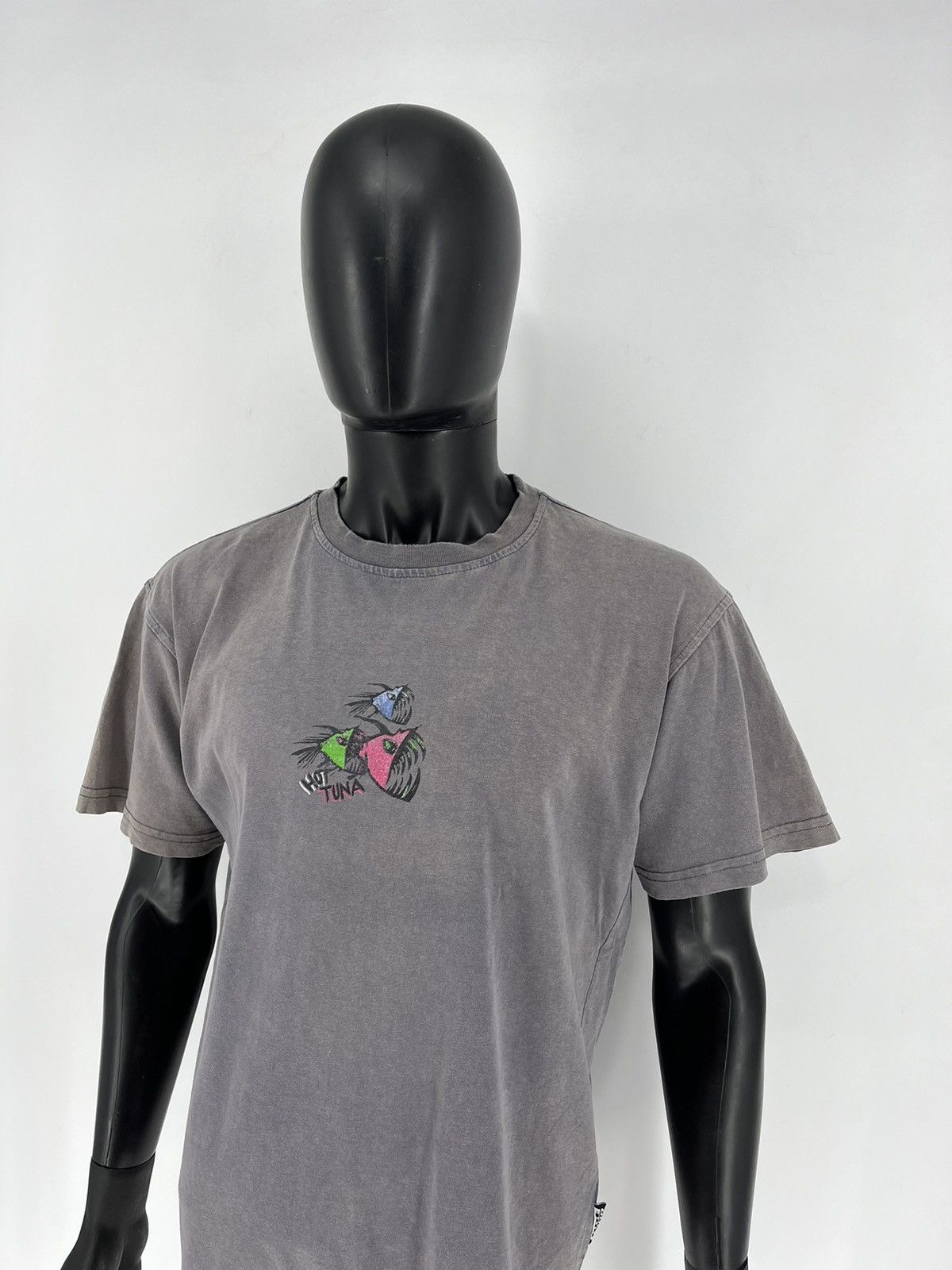 Hot Tuna Vintage 90s Hot Tuna USA Surfboarding Grey Faded TShirt Size US S / EU 44-46 / 1 - 4 Thumbnail