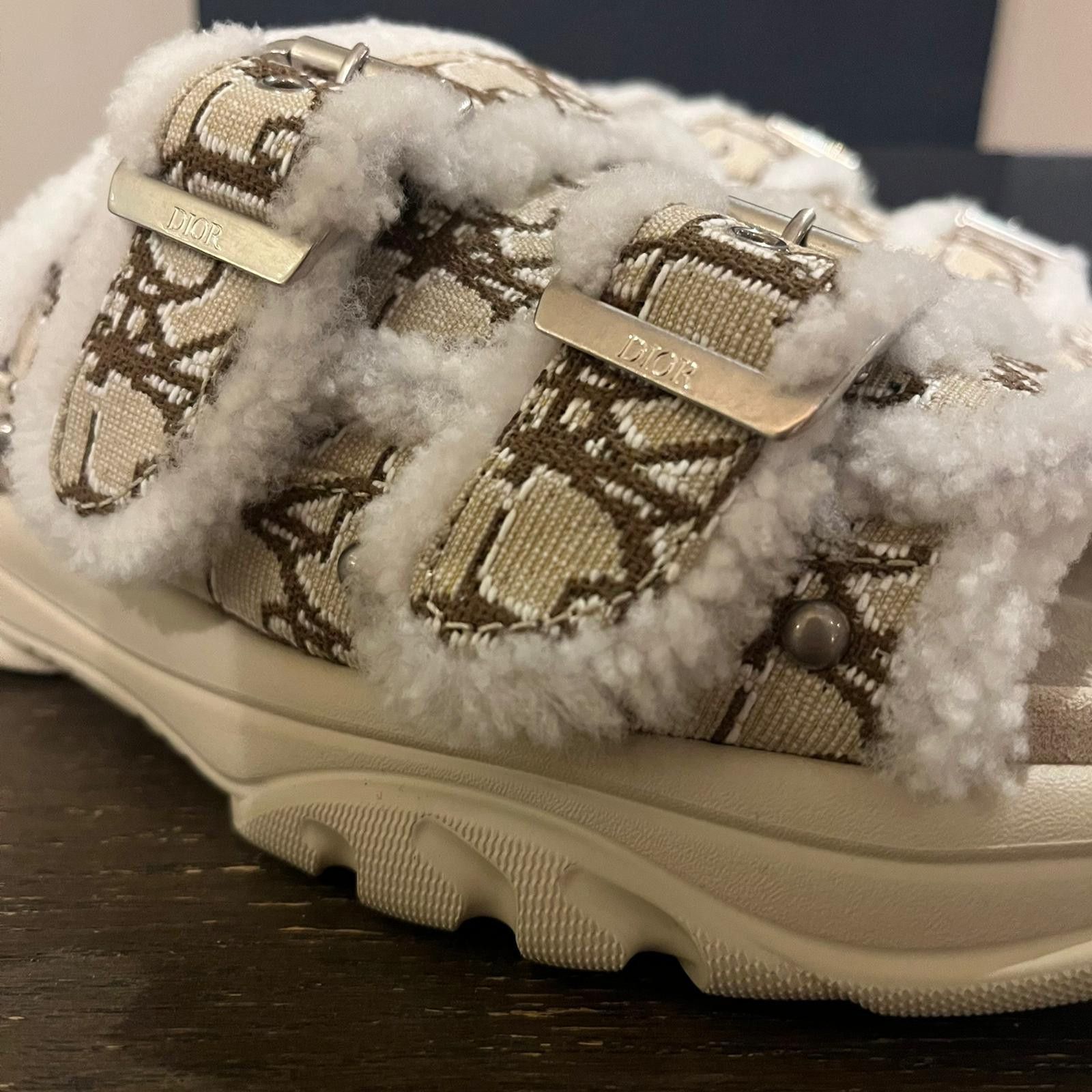 Dior × Travis Scott H-Town Sandals Shearling Embroidered in Ivory/White/Brown Size US 8 / EU 41 - 14 Thumbnail