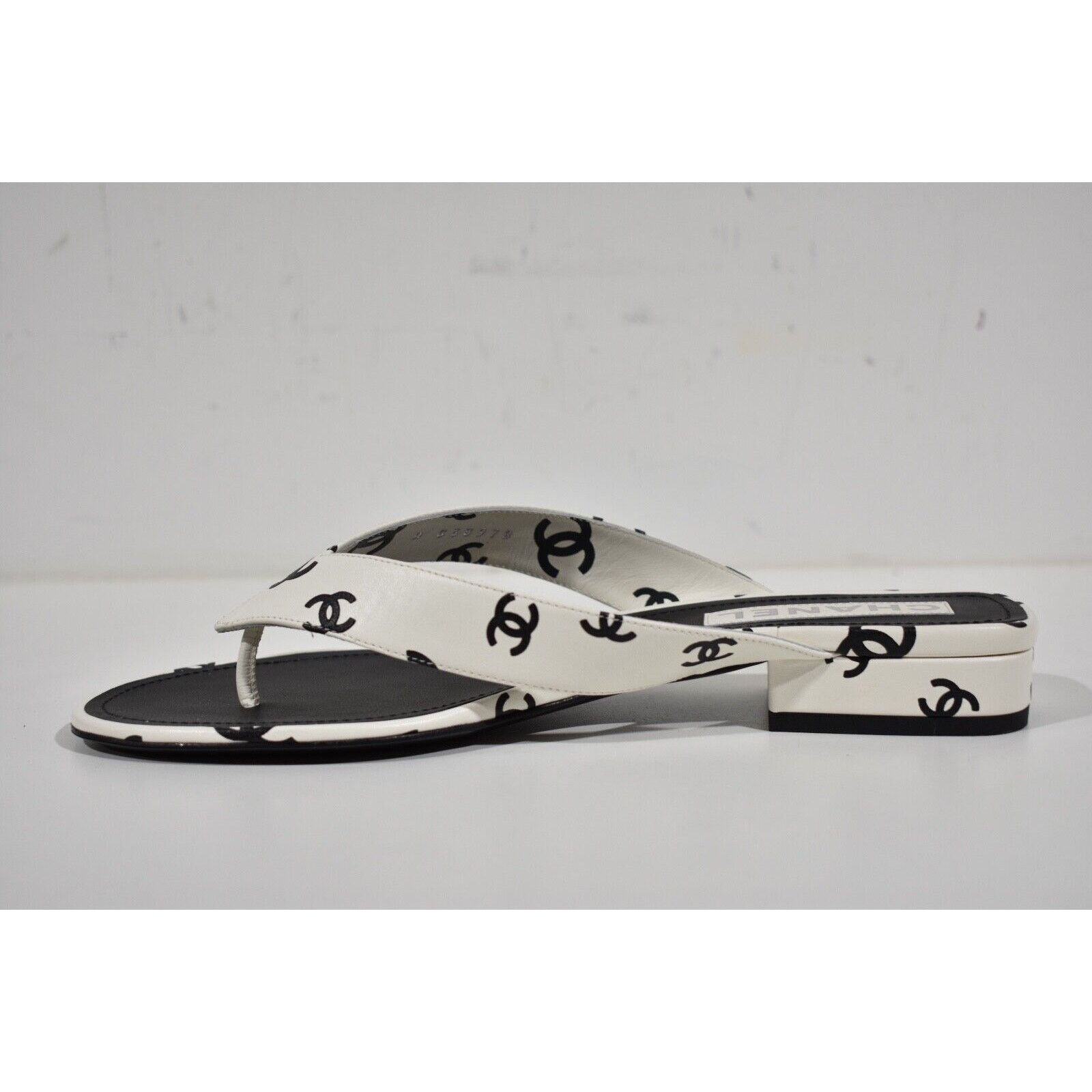 Chanel Chanel 22M White Black Printed Lambskin CC Logo Thong Size US 10 / IT 40 - 9 Thumbnail