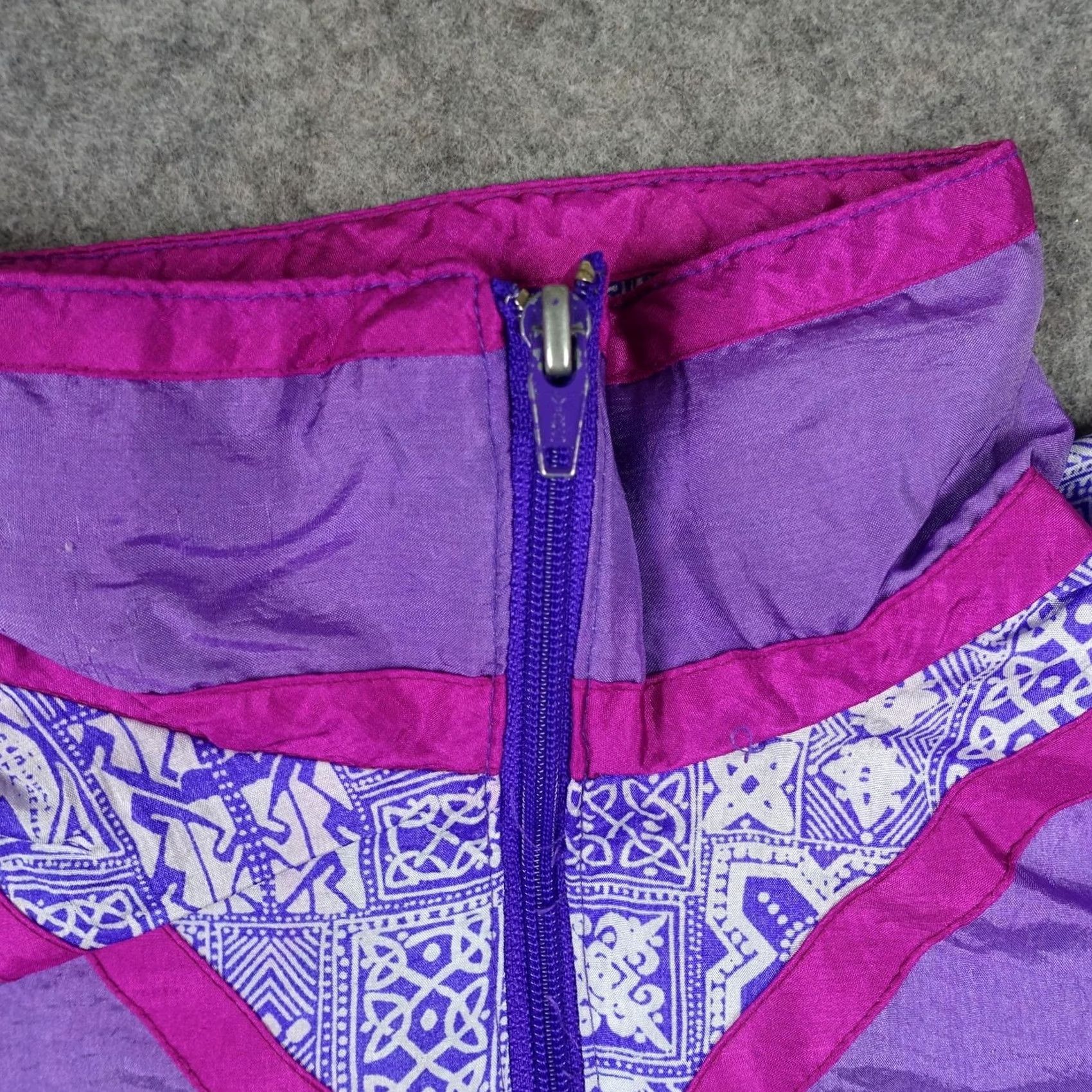 Vintage VINTAGE White Stag Jacket Womens XL Purple Geometric Windbreaker 90s Nylon Full Zip Pockets Size XL / US 12-14 / IT 48-50 - 4 Thumbnail