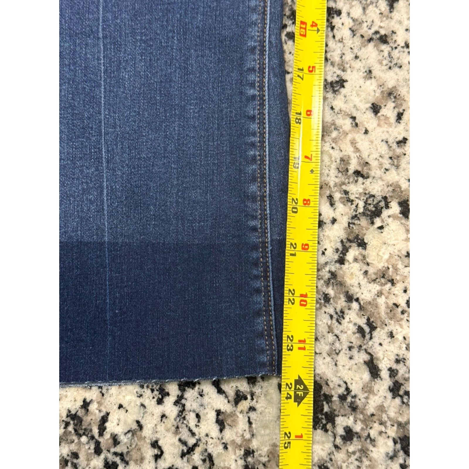 Spanx SPANX Cropped Flare Jeans Women Medium 28x23.5 Blue NWT Womens Size 32" / US 10 / IT 46 - 4 Thumbnail