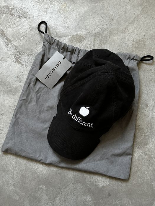 Balenciaga apple discount hat