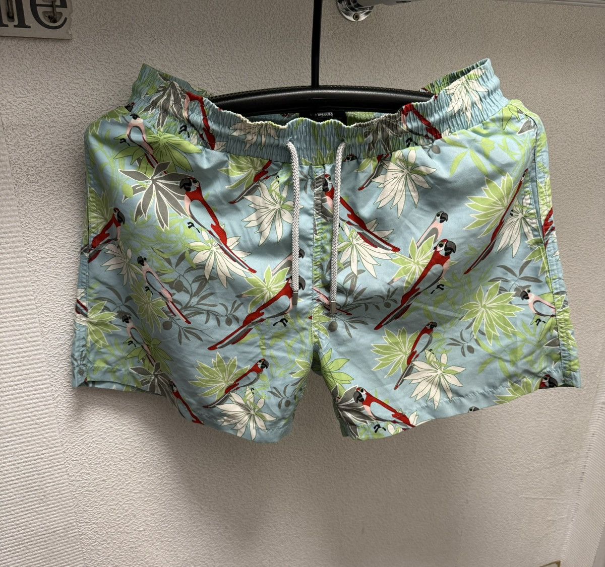 Vilebrequin Vilebrequin parrot fullprint shorts swimming shorts M Size US 32 / EU 48 - 1 Thumbnail