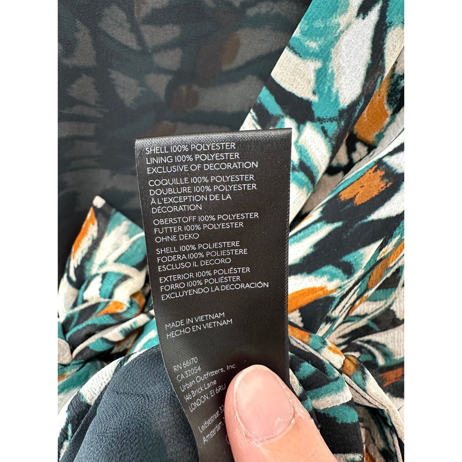Anthropologie ANTHROPOLOGIE Black Teal Flutter Sleeve V-Neck Lace Trim Top Size S / US 4 / IT 40 - 7 Thumbnail