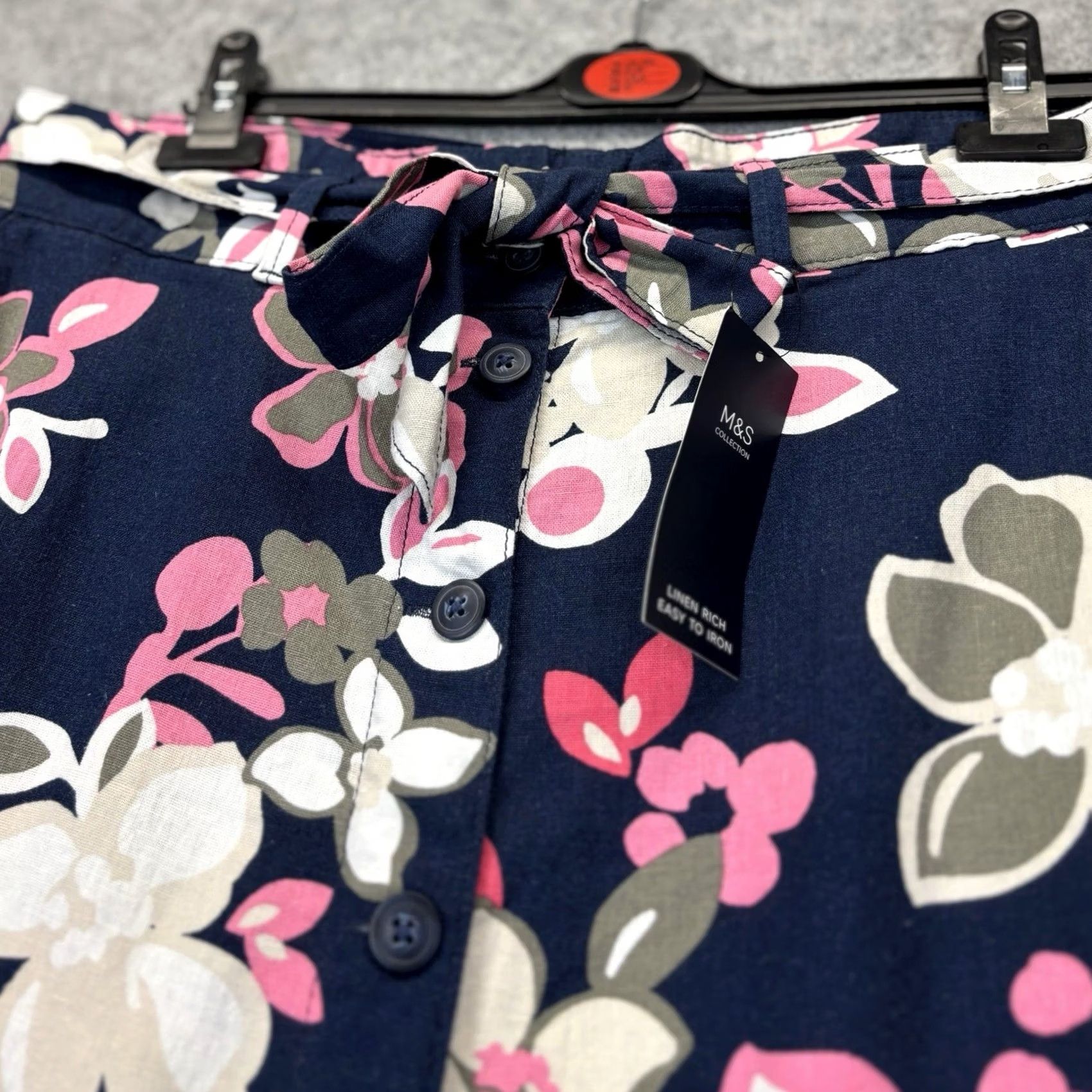Marks & Spencer Item Specifications: Limited Edition Size 38" / US 16 / IT 52 - 4 Thumbnail