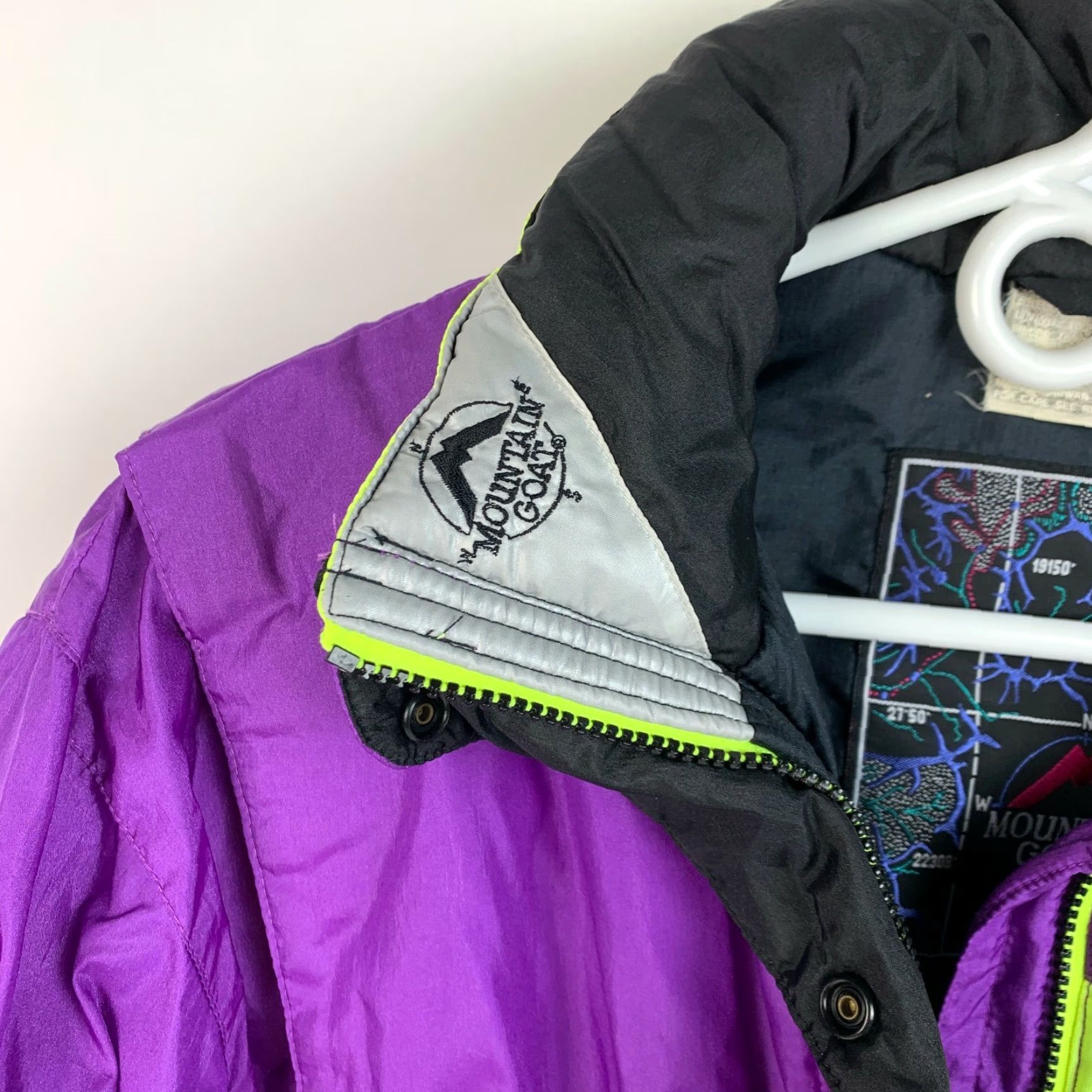 Vintage VINTAGE Mountain Goat Purple Ski Parka Coat Jacket M Medium - 1980s Nylon Windbreaker Ski Jacket Mens Womens Size M / US 6-8 / IT 42-44 - 5 Thumbnail