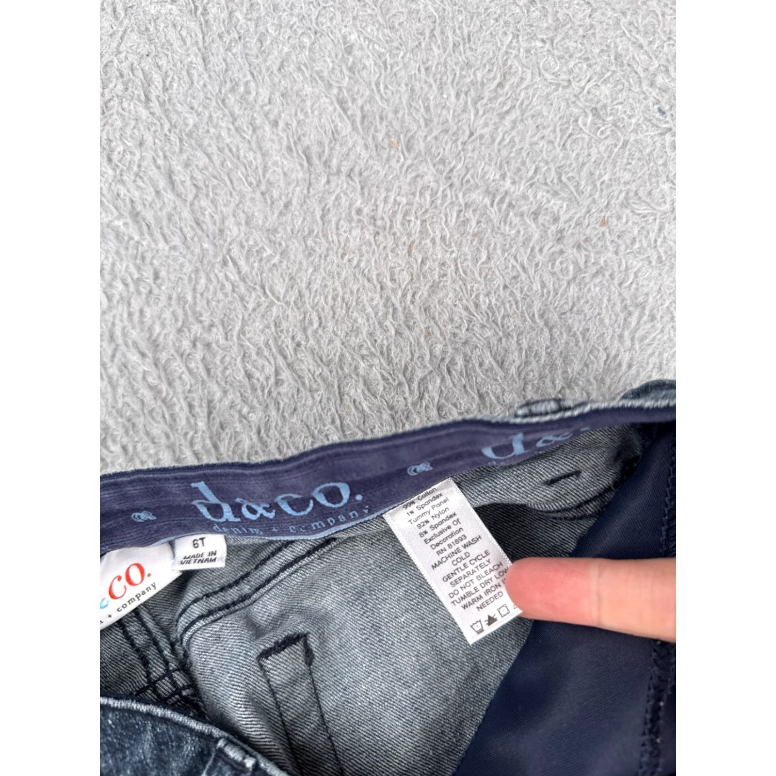 Vintage D&Co Jeans Womens 6 Blue Denim Bootcut Comfort Waist High Cotton Blend 28x28 Zipper Button Distressed 5-Pocket Size 28" / US 6 / IT 42 - 7 Thumbnail