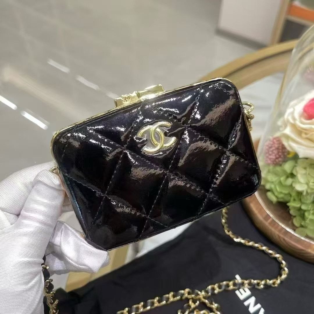 Chanel Pre-loved Bag Very good condition Size ONE SIZE - 1 Thumbnail