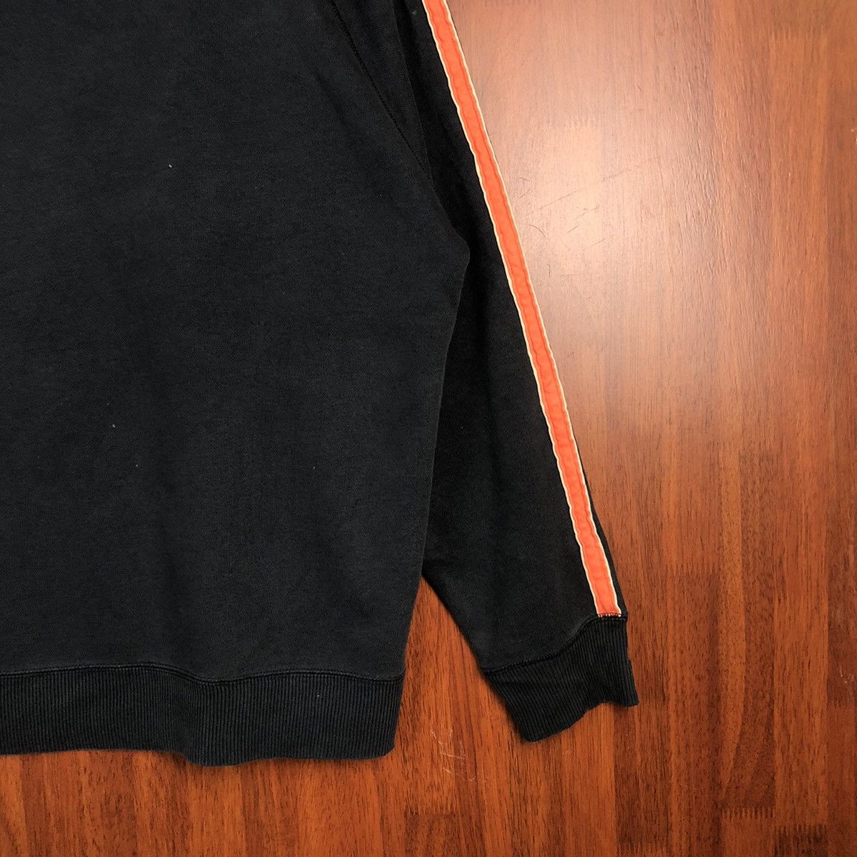 Uniqlo Uniqlo Line Orange Dark Blue vintage Sweatshirt #7529 Size US L / EU 52-54 / 3 - 5 Thumbnail