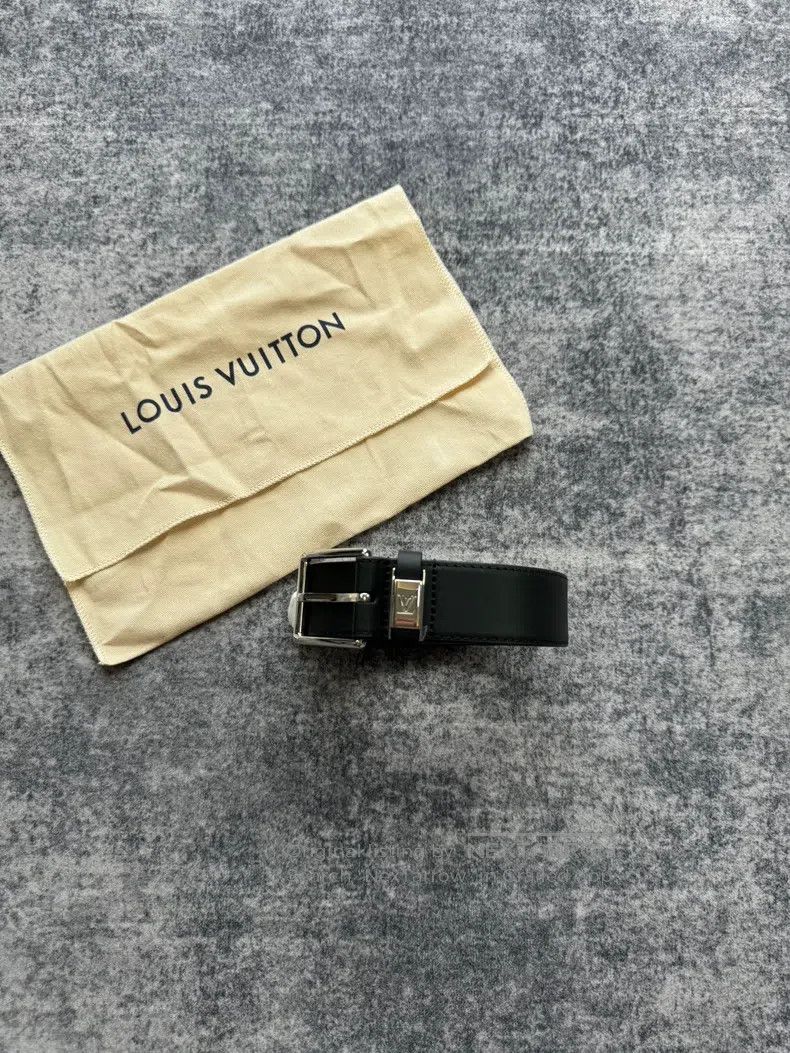 Louis Vuitton Louis Vuitton Black metal logo belt Size ONE SIZE - 1 Thumbnail