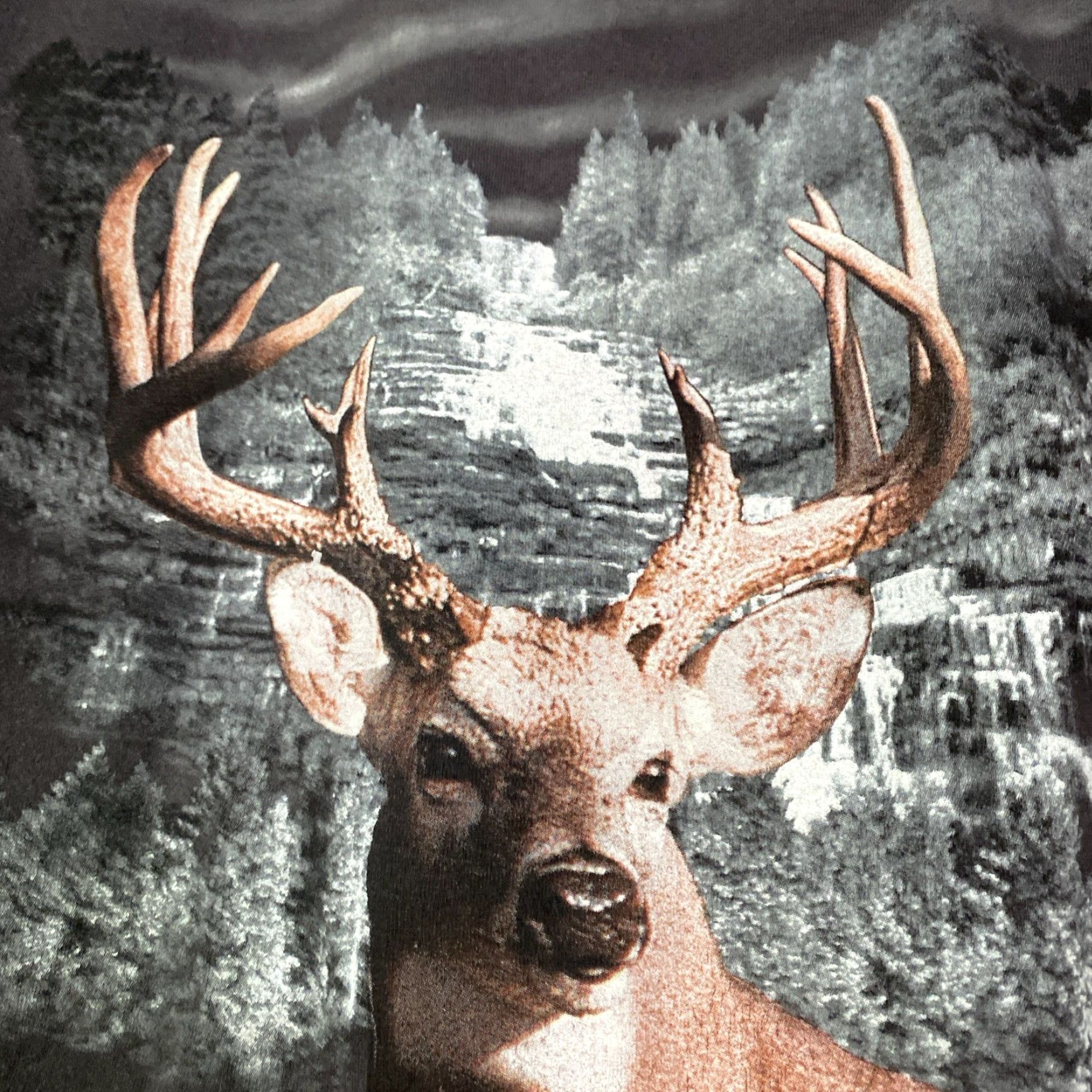 Vintage VINTAGE AOP Deer Nature T Shirt Adult Large Gray 90s Y2K Wrap Around Hunting Mens Size US L / EU 52-54 / 3 - 7 Thumbnail