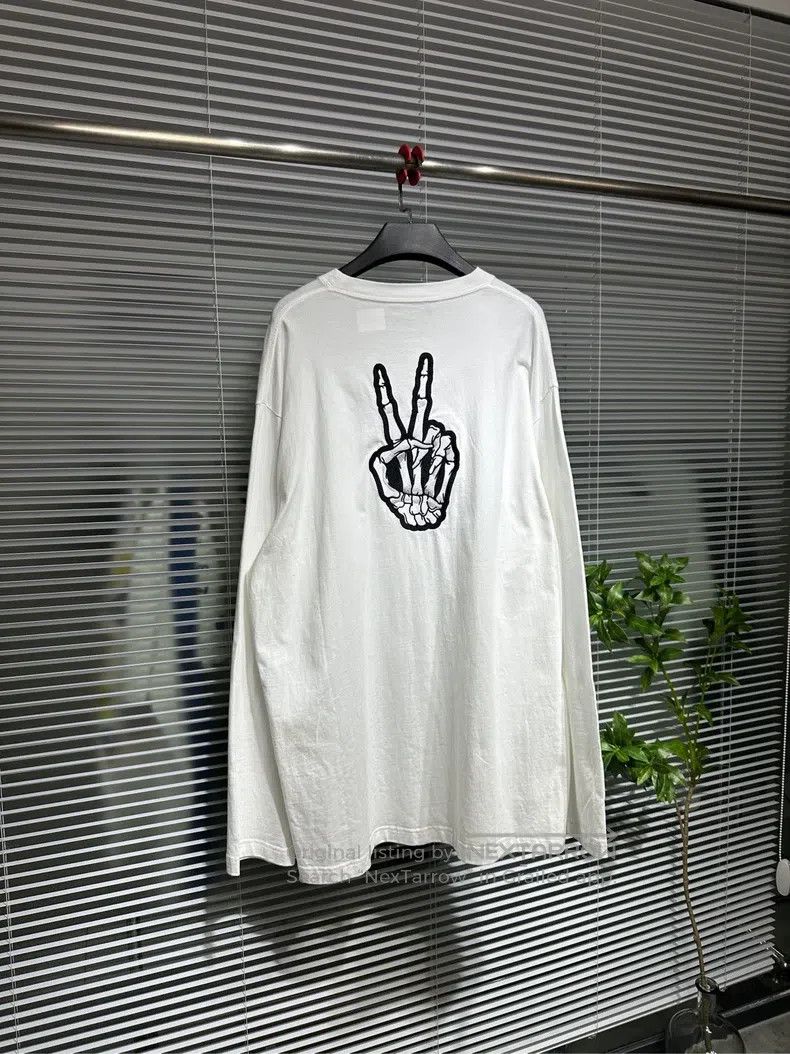 Balenciaga Balenciaga Dissolving smile and victory sign white long-sl Size US S / EU 44-46 / 1 - 2 Thumbnail