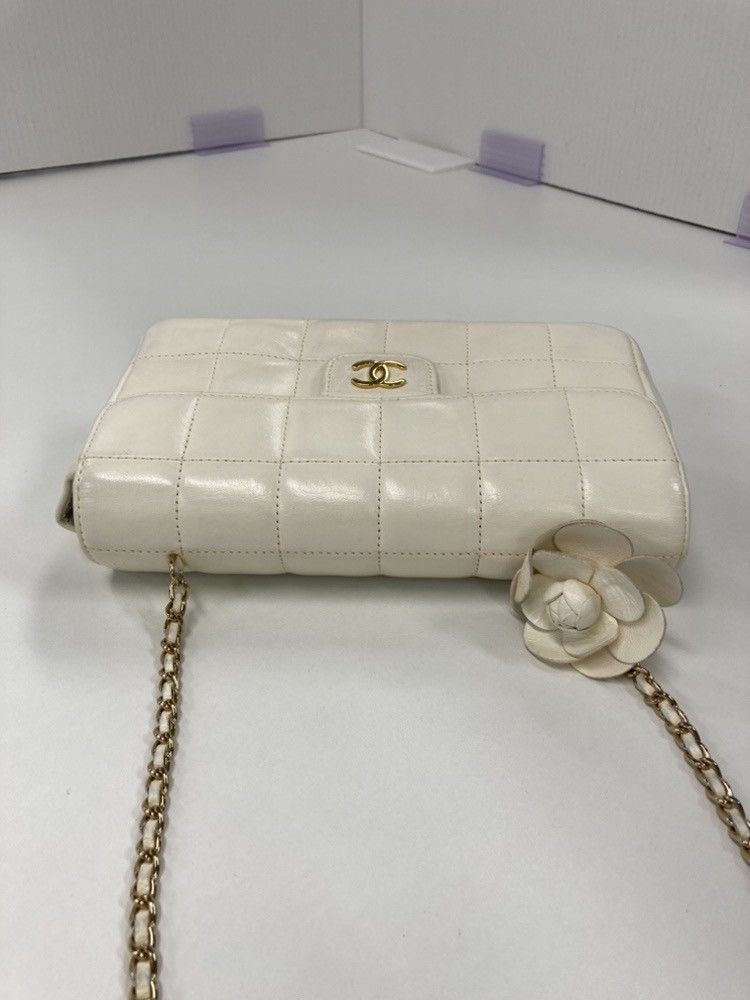Chanel Mini Lambskin Chocolate Bar Camellia Flap Size ONE SIZE - 9 Thumbnail