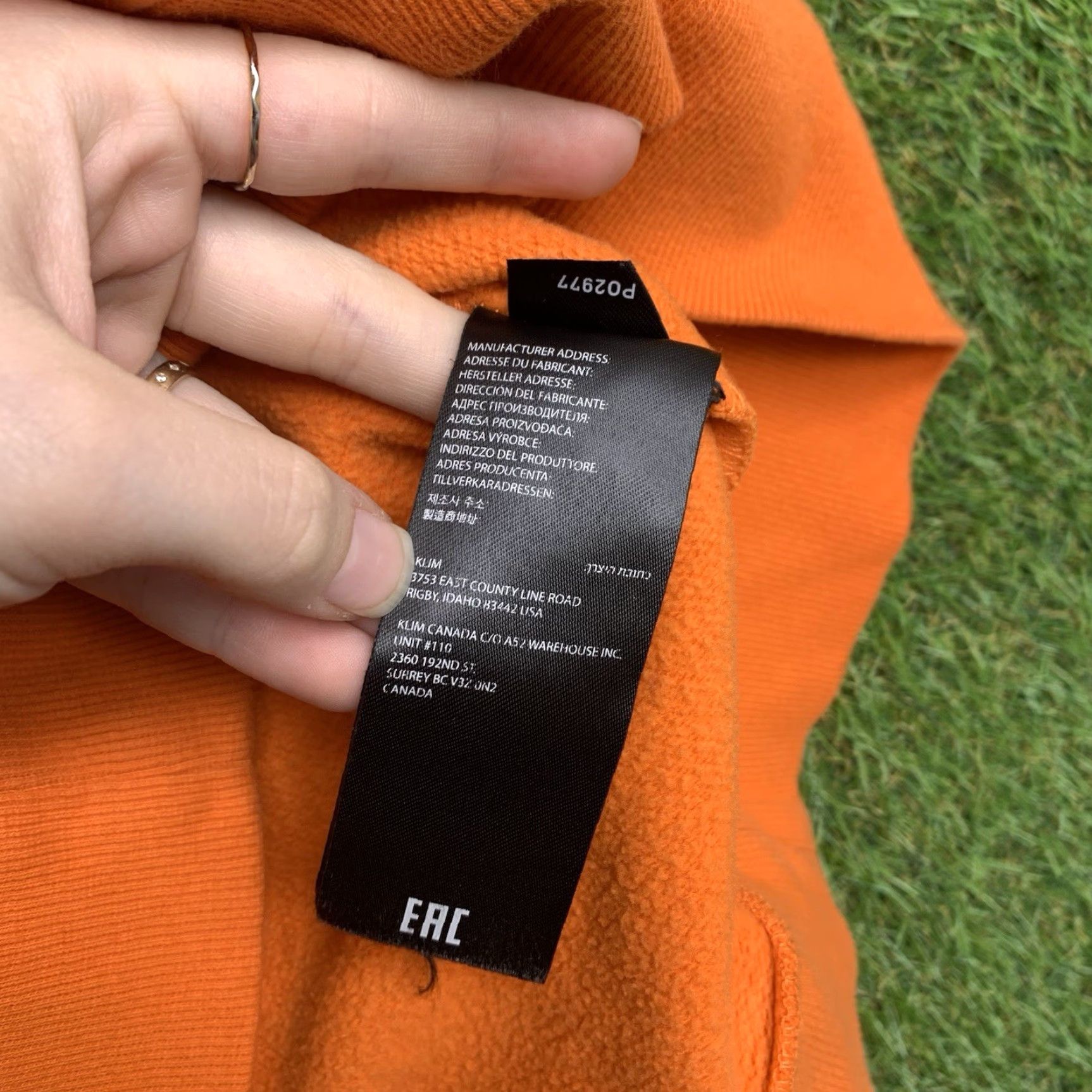 Vintage VINTAGE KLIM Hoodie Womens Small Orange Fleece Pullover Activewear Outdoor Graphic Print Size S / US 4 / IT 40 - 7 Thumbnail