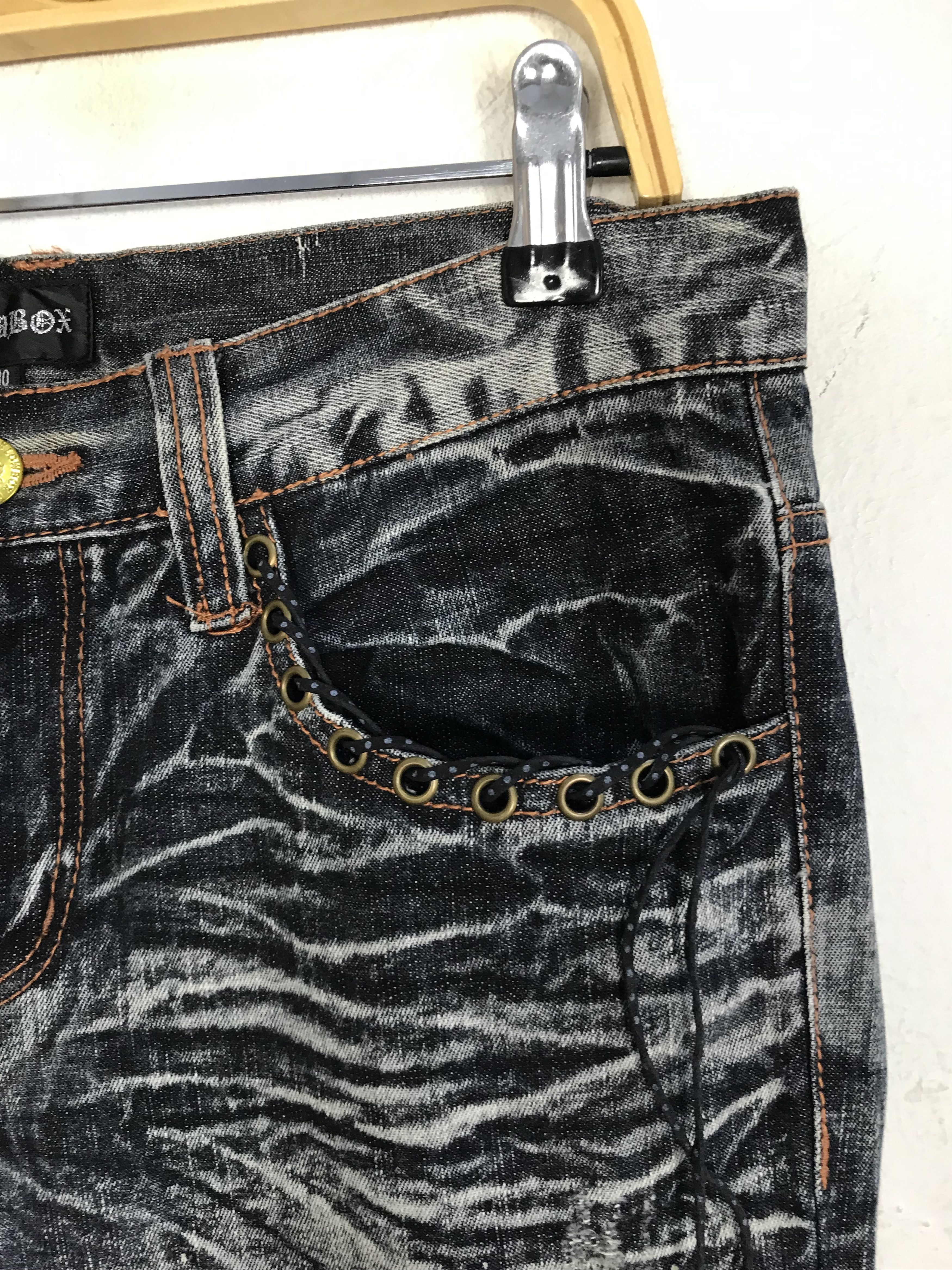 Japanese Brand × LOWBOX Vintage Japanese Brand Lowbox Light Wash Denim Design Size US 32 / EU 48 - 5 Thumbnail