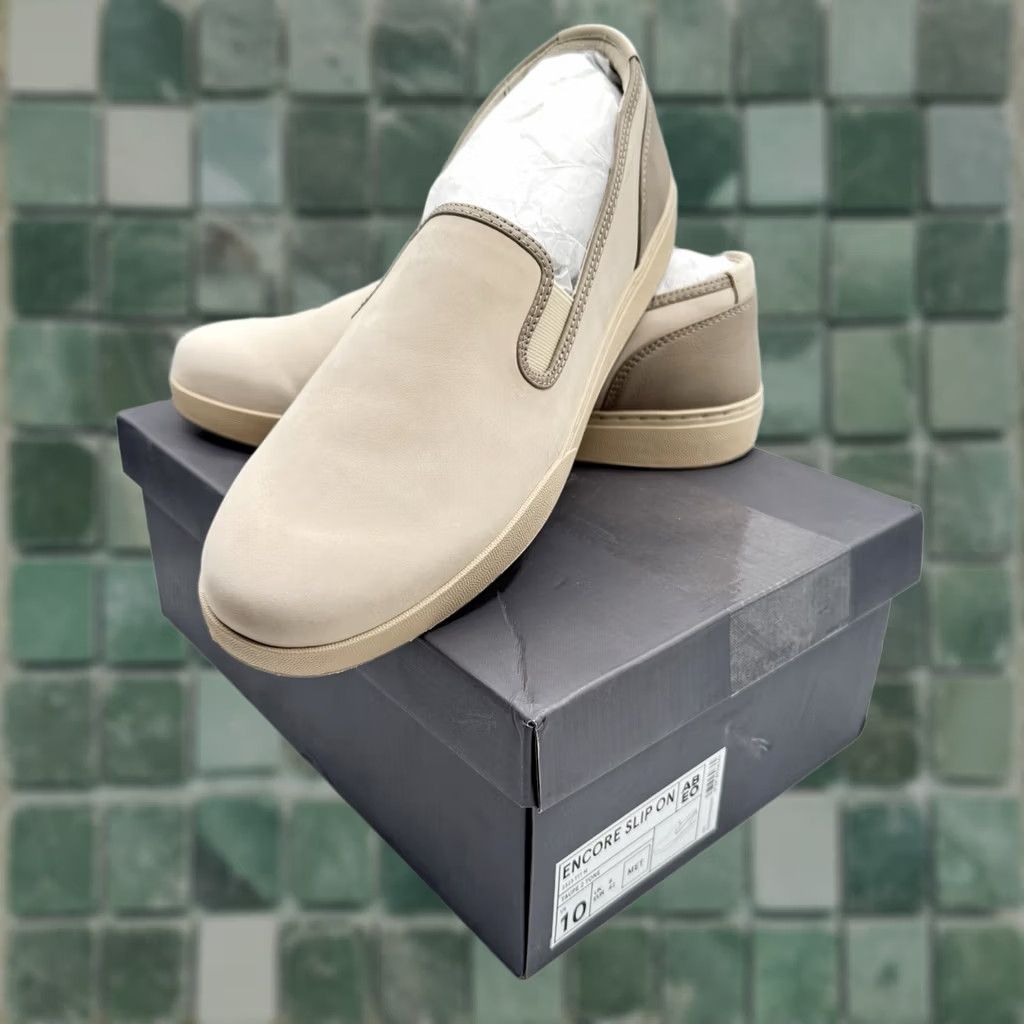 Vintage VINTAGE ABEO Encore Slip On Womens Flat 10 Taupe 2 Tone Comfort Ergonomic Slip-On Canvas Leather Outsole 2 Tone Taupe Women Men? Size ONE SIZE - 1 Thumbnail