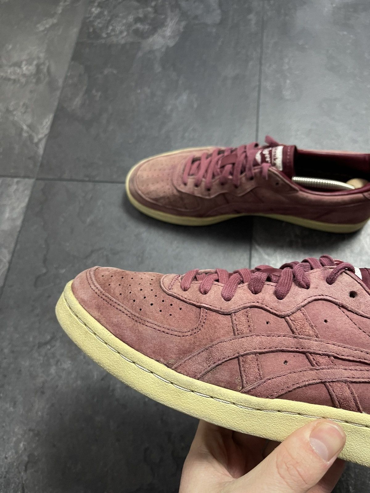 Asics Vintage low top asics onitsuka tiger sneakers Size US 7 / EU 40 - 9 Thumbnail