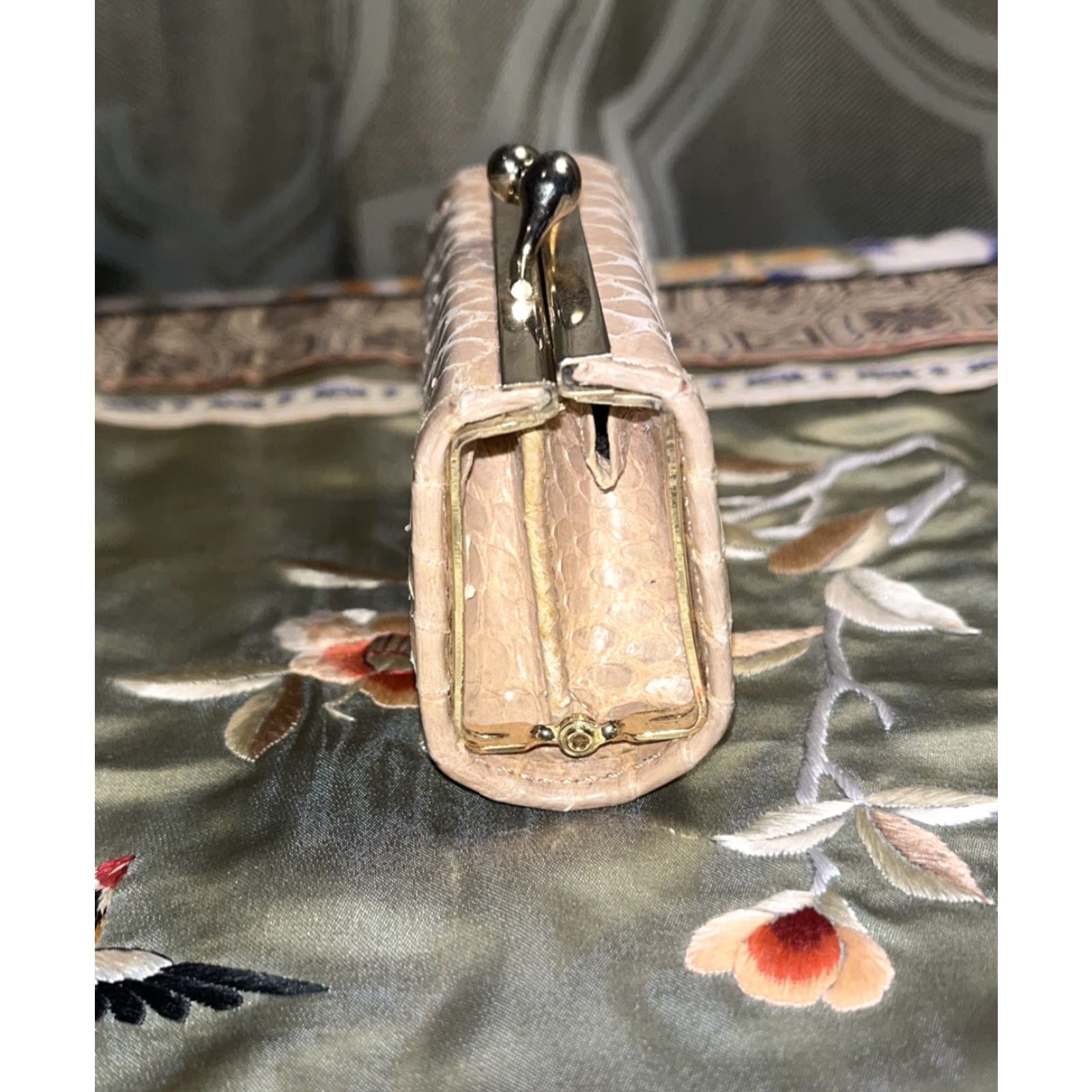 Vintage VINTAGE Kisslock Coin Purse Wallet Leather Tan Brown 3x2 Inch XS Animal Print Retro Women Coin Wallet XS Brown Womens Retro 60s 70s Size ONE SIZE - 4 Thumbnail