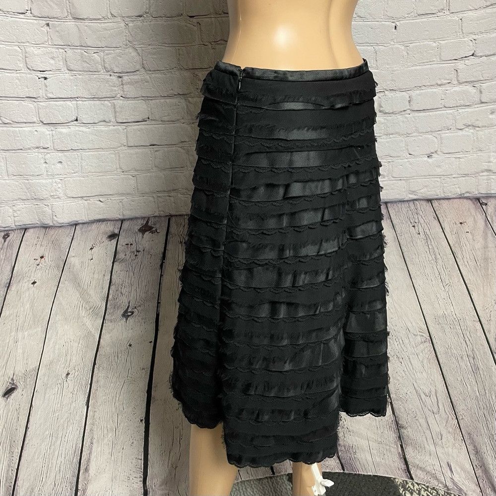 Bcbgmaxazria BCBGMAXAZRIA Black Tiered Lace Silk A-line Skirt Size 0 Size 25" / US 0 / IT 36 - 7 Thumbnail
