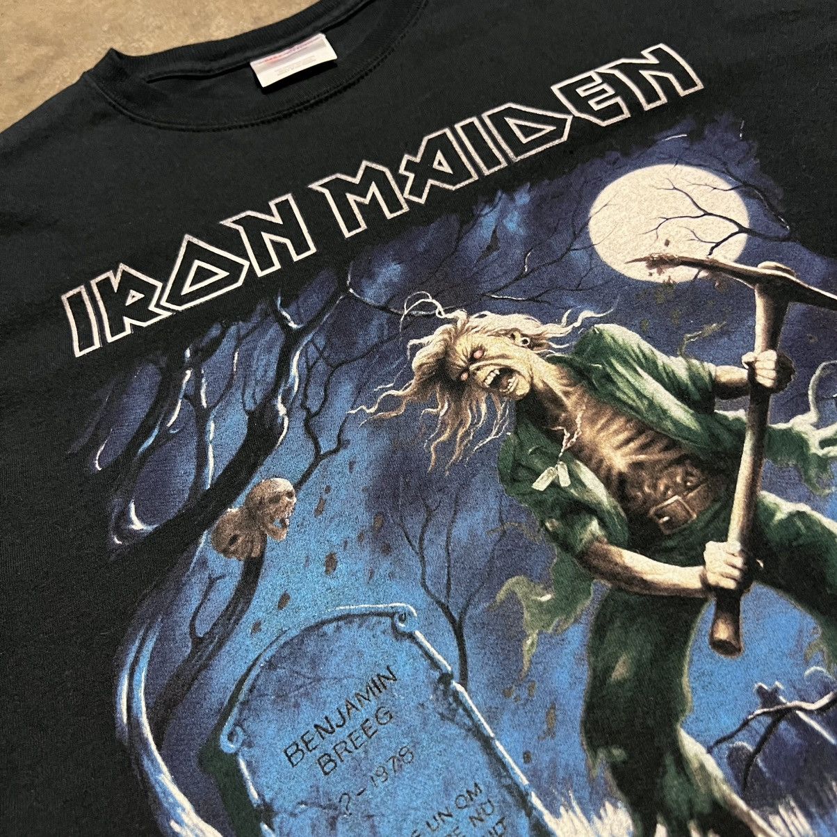 Iron Maiden Vintage Iron Maiden Band Tee Here Lies a Man Y2K Grunge Punk Size US M / EU 48-50 / 2 - 4 Thumbnail