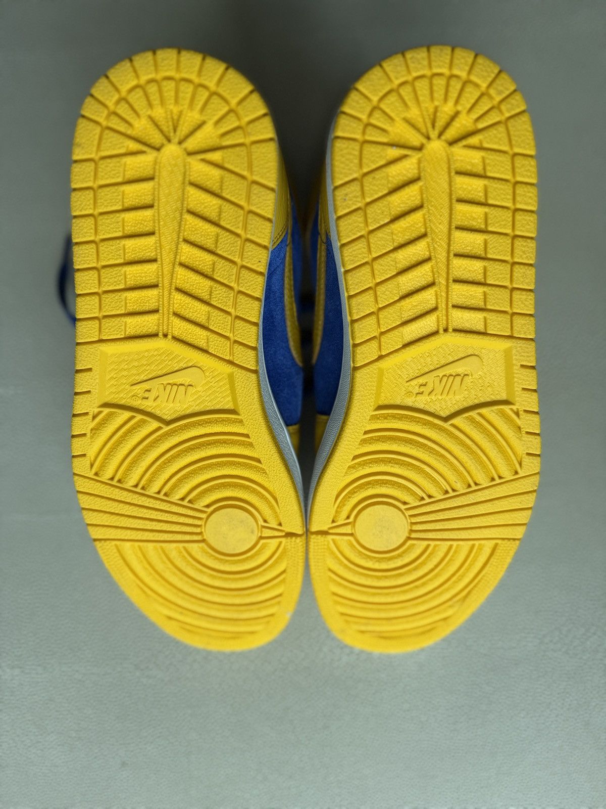 Jordan Brand 2013 Air Jordan 1 Retro High OG 'Laney' Size US 10 / EU 43 - 6 Thumbnail
