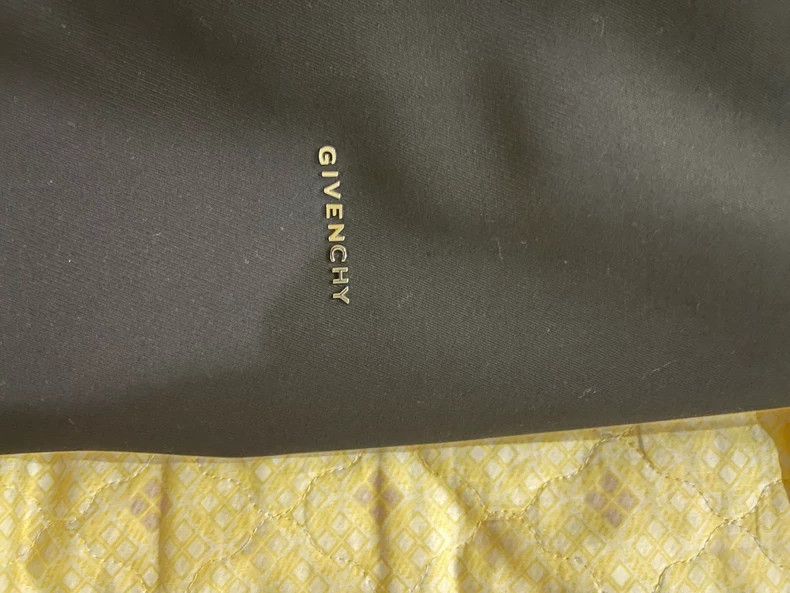 Givenchy Givenchy Wool coat, size 178, 145 pounds, fits well Size US M / EU 48-50 / 2 - 8 Thumbnail